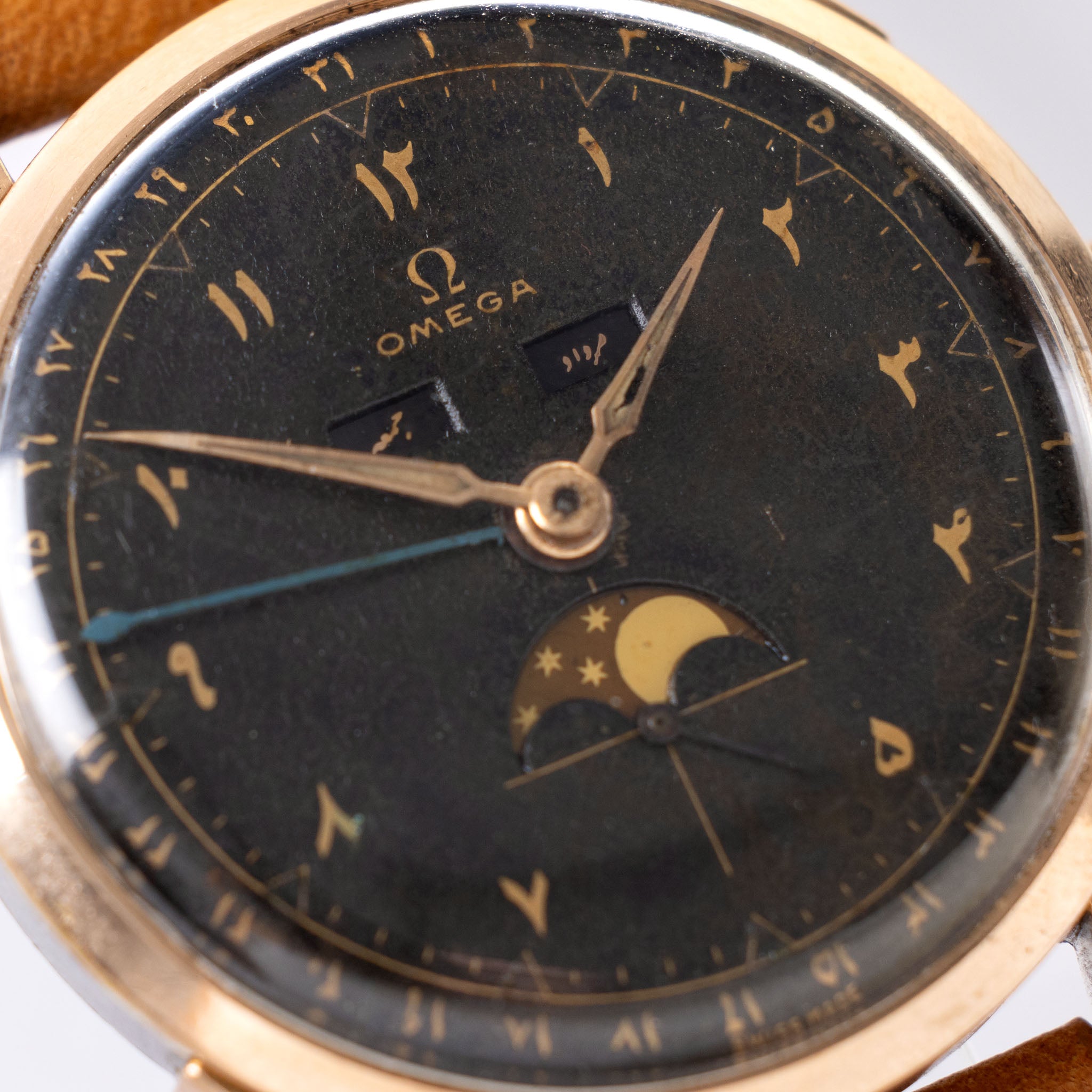 Omega Cosmic Triple Date Calendar Referenz 2606-8 mit Farsi Zifferblatt in Rotgold