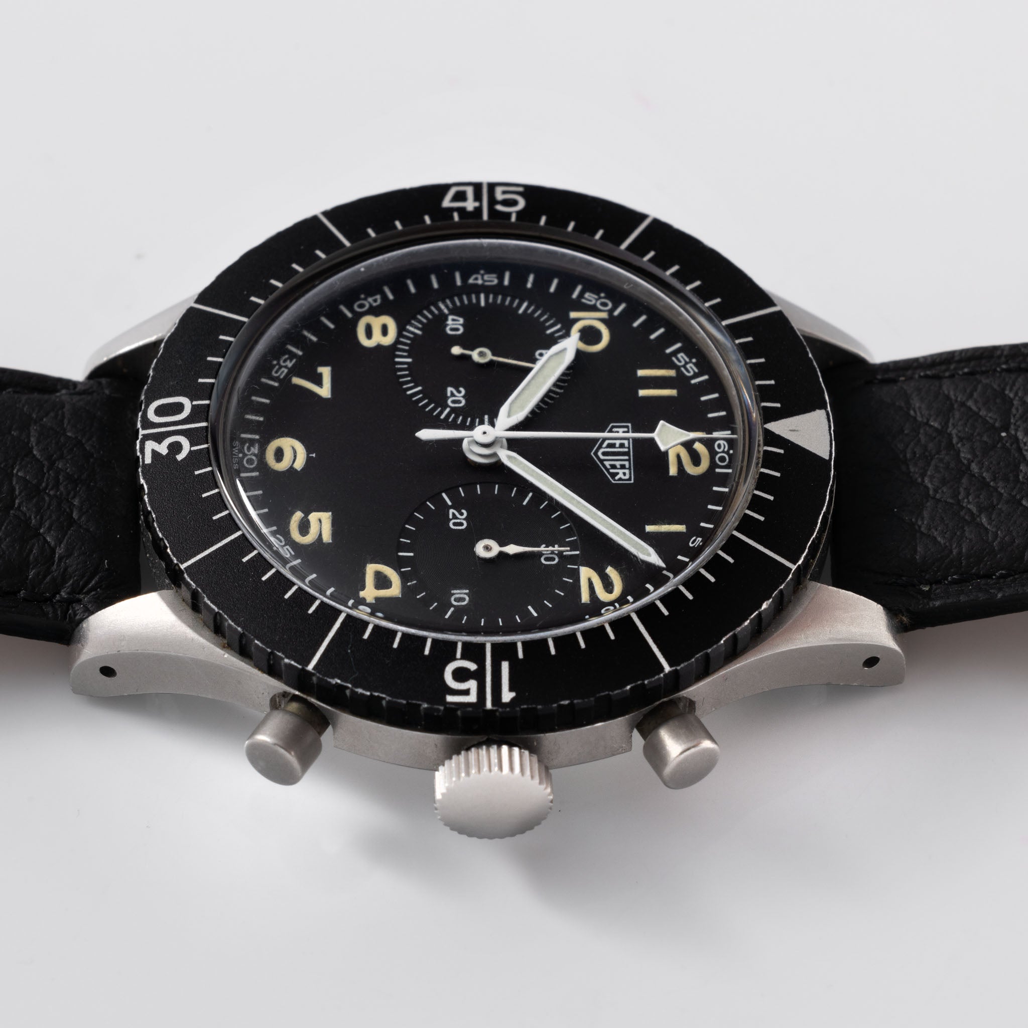 Heuer Bundeswehr Chronograph Referenz 1550SG mit "Small-T" Zifferblatt
