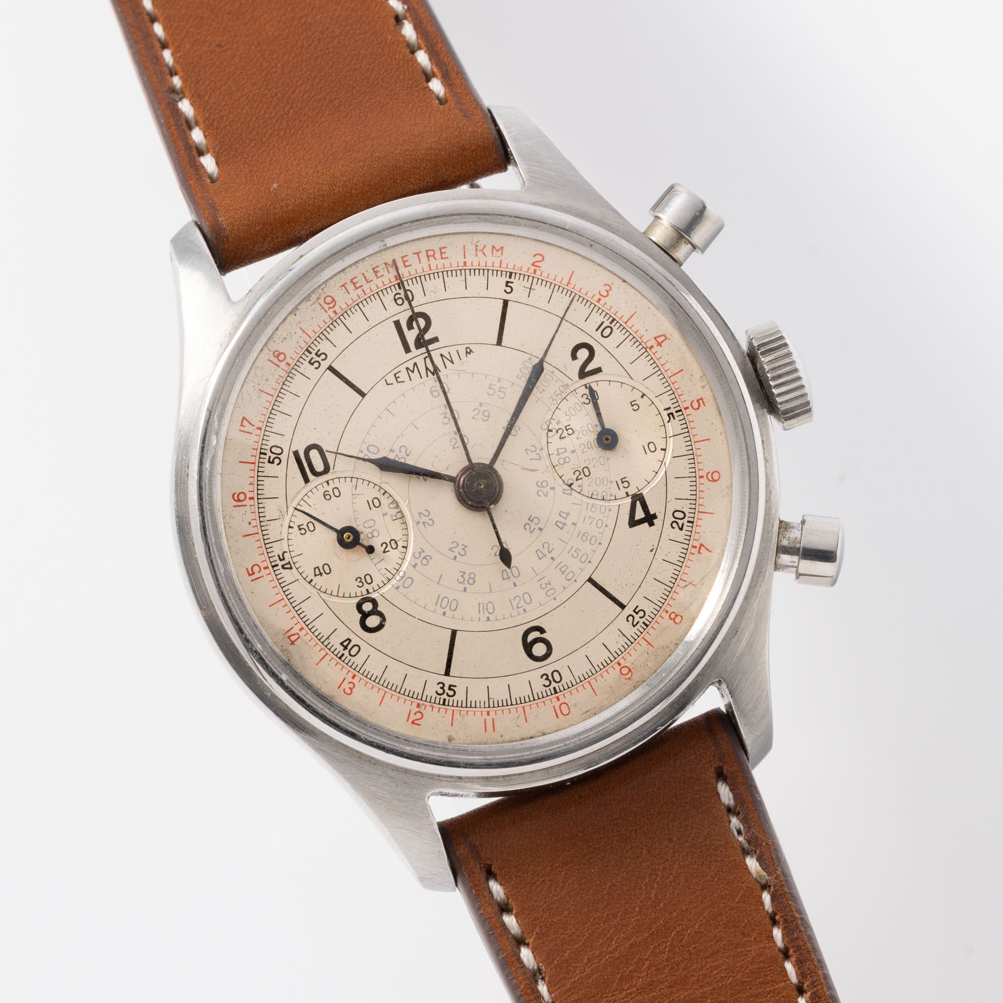 Lemania Oversized Step Case Chronograph mit 4 farbigem Zifferblatt