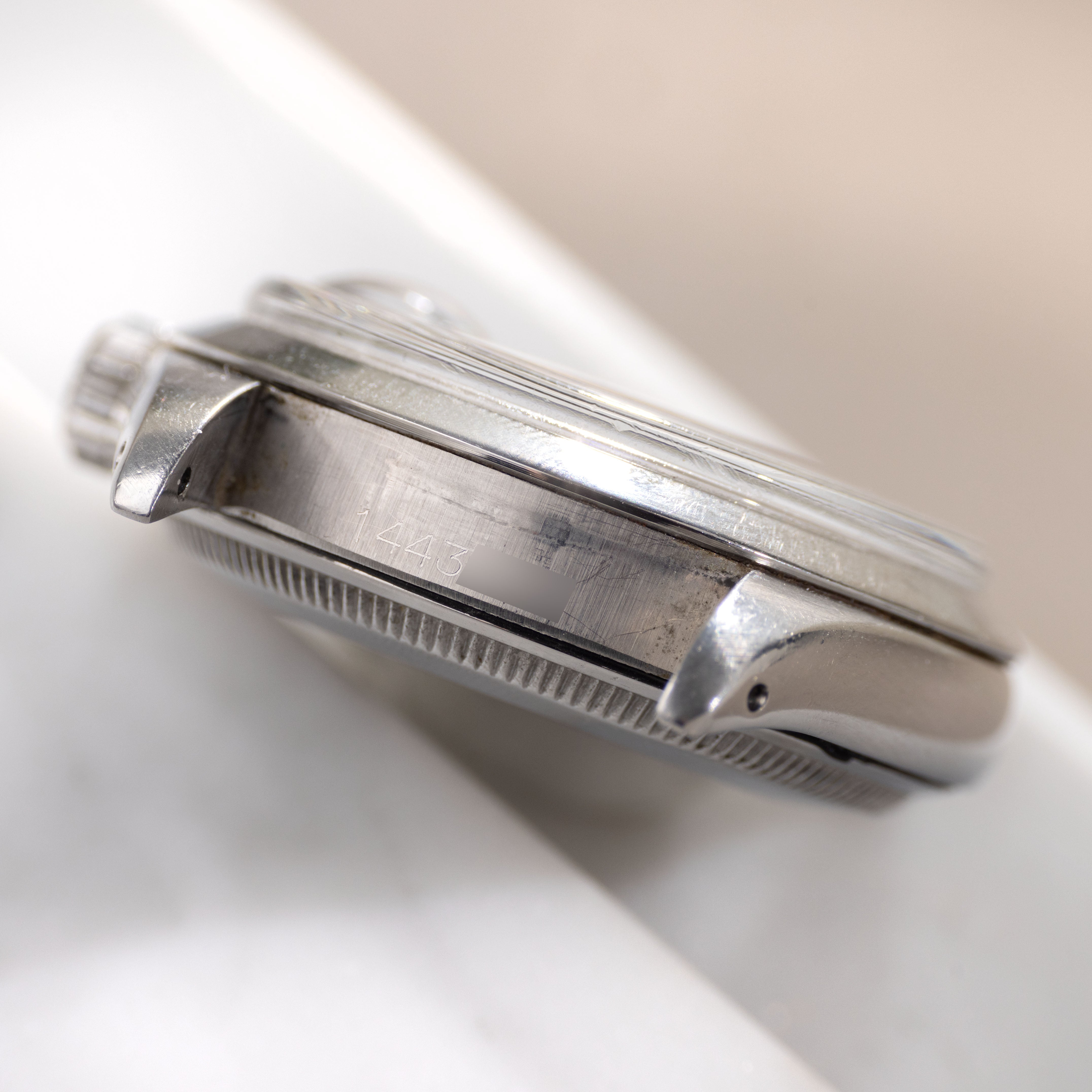 Rolex Oyster Perpetual Date Schwarzes Zifferblatt mit silbernem Aufdruck "Upside Down" Referenz 1500