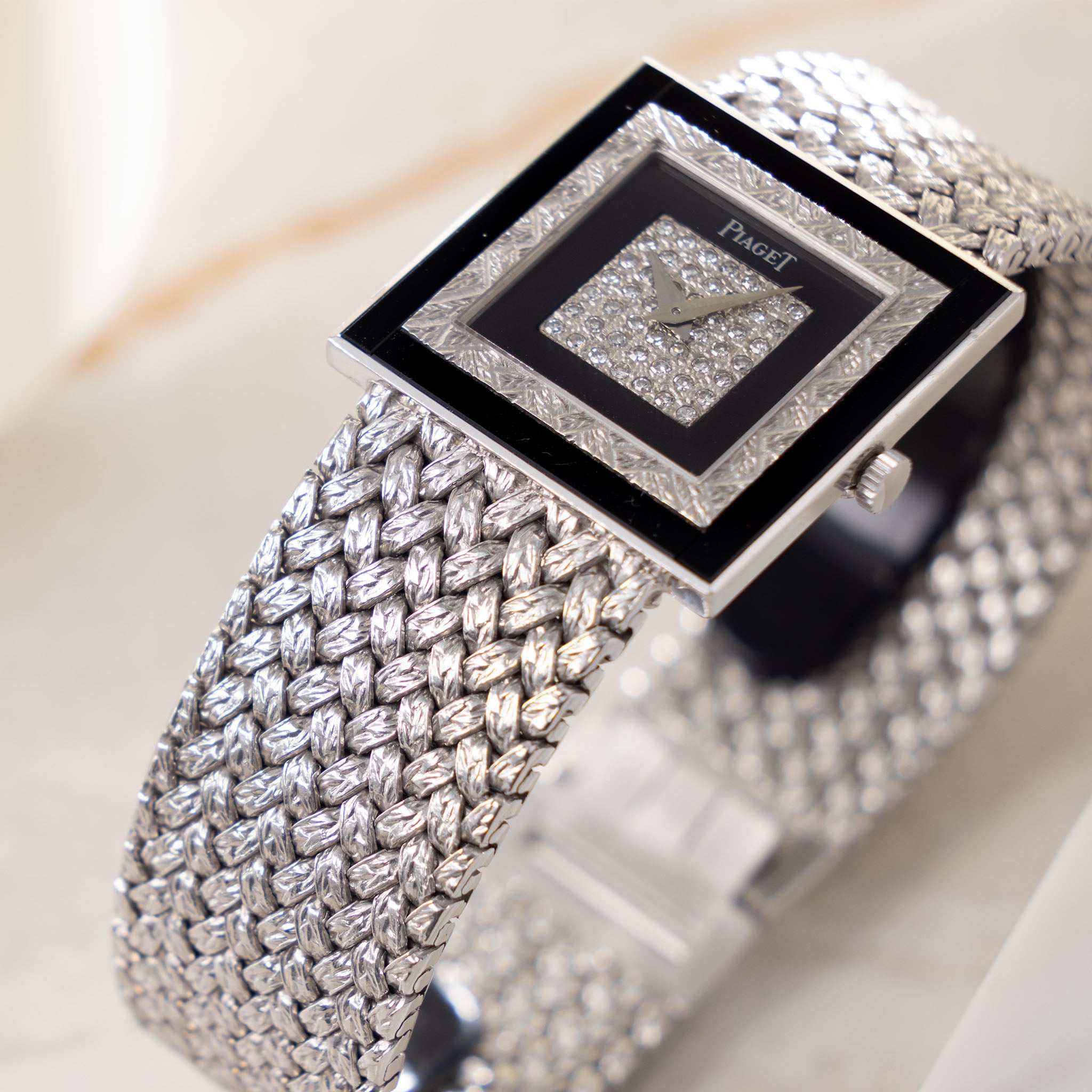 Piaget Altipiano Weiẞgold mit Diamanten und Onyx besetztem Zifferblatt mit Box und Papieren Referenz 9200