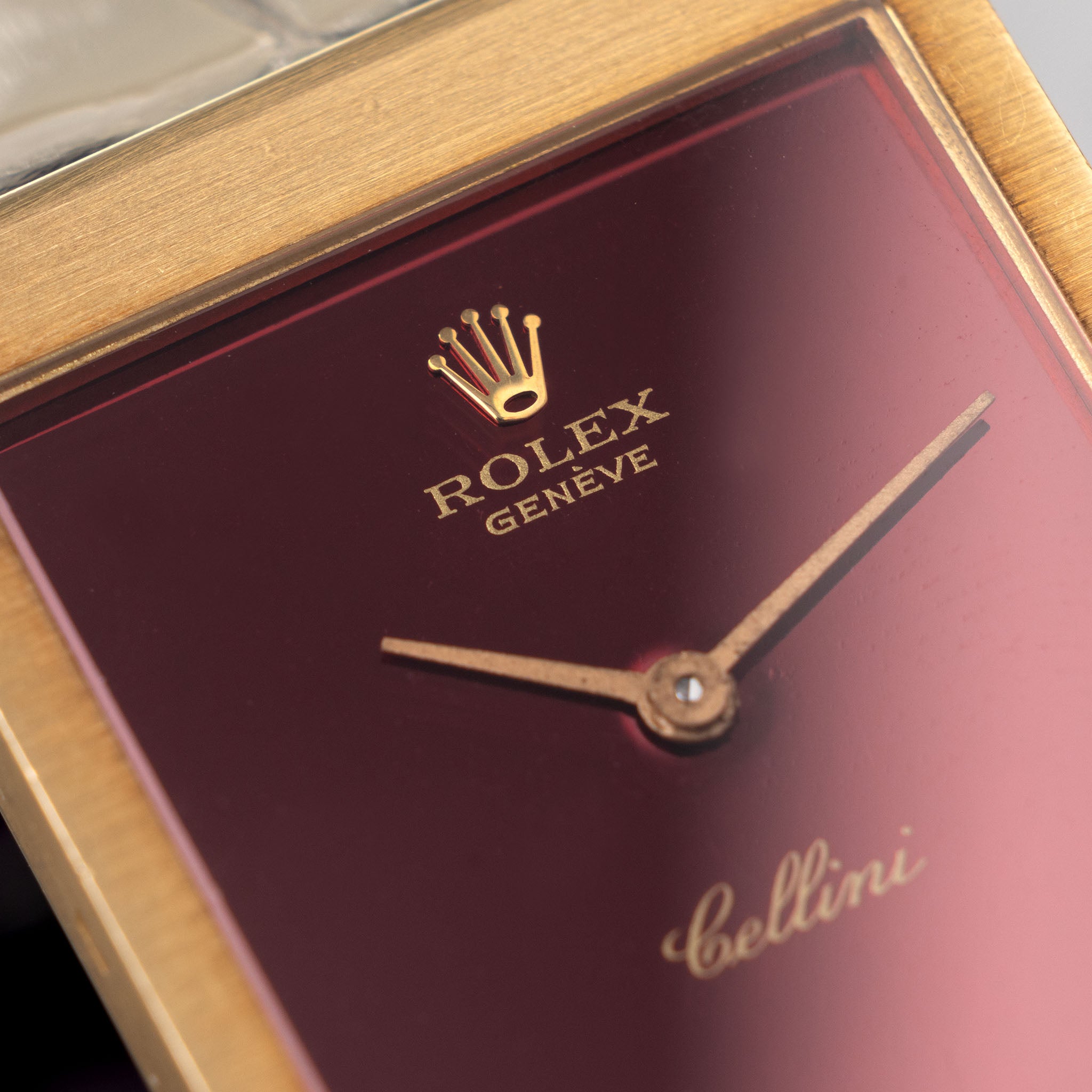 Rolex Cellini Referenz 4014 mit Burgundy Rotem Glanzblatt in 18 Karat Gelbgold
