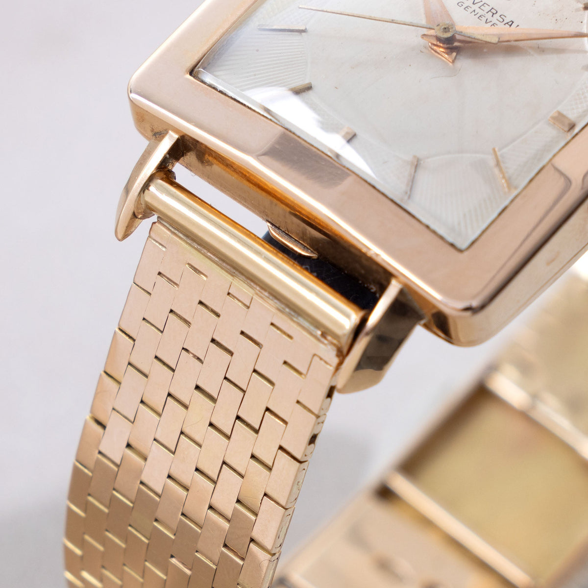 Universal Genève “Cioccolatone“ 18k Rose Gold Oversized Dress-watch with unique Guilloché Dial on Brick Style Bracelet ref. 10228 2
