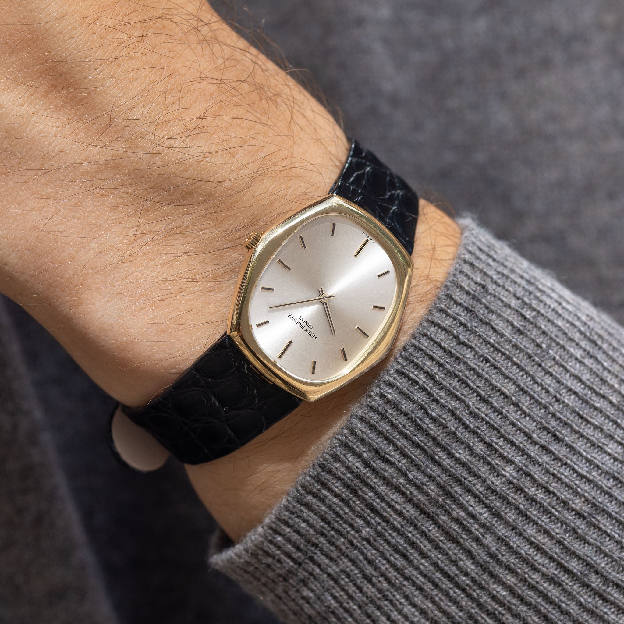 Patek Phillipe Ellipse “Manta Ray“ Yellow Gold ref. 3858J Champagne dial