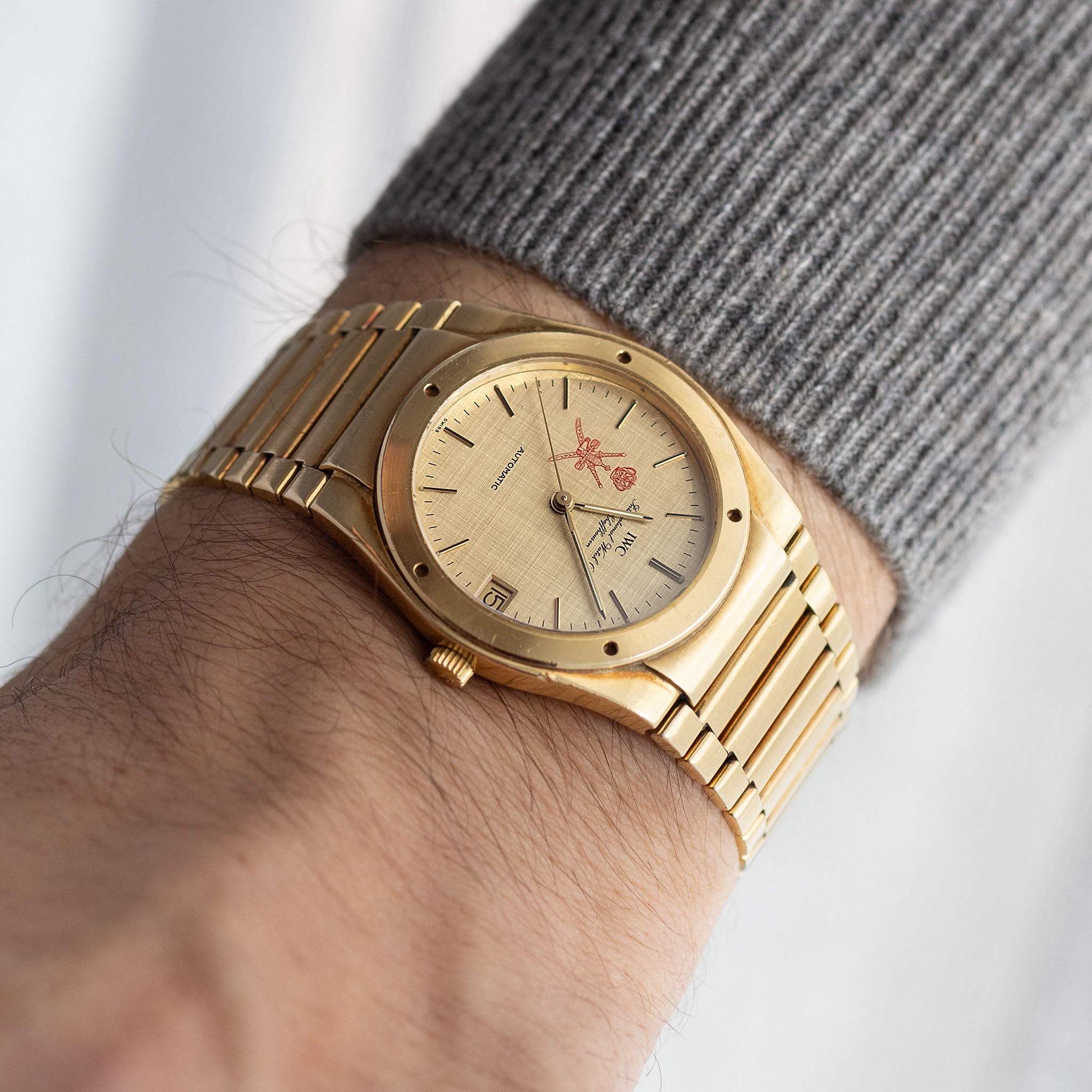 IWC Ingenieur SL Linen Khanjar Dial from original owner family with Box, Booklets , original certificate of origin and Provenance ref 9227 in 18 k yellow gold