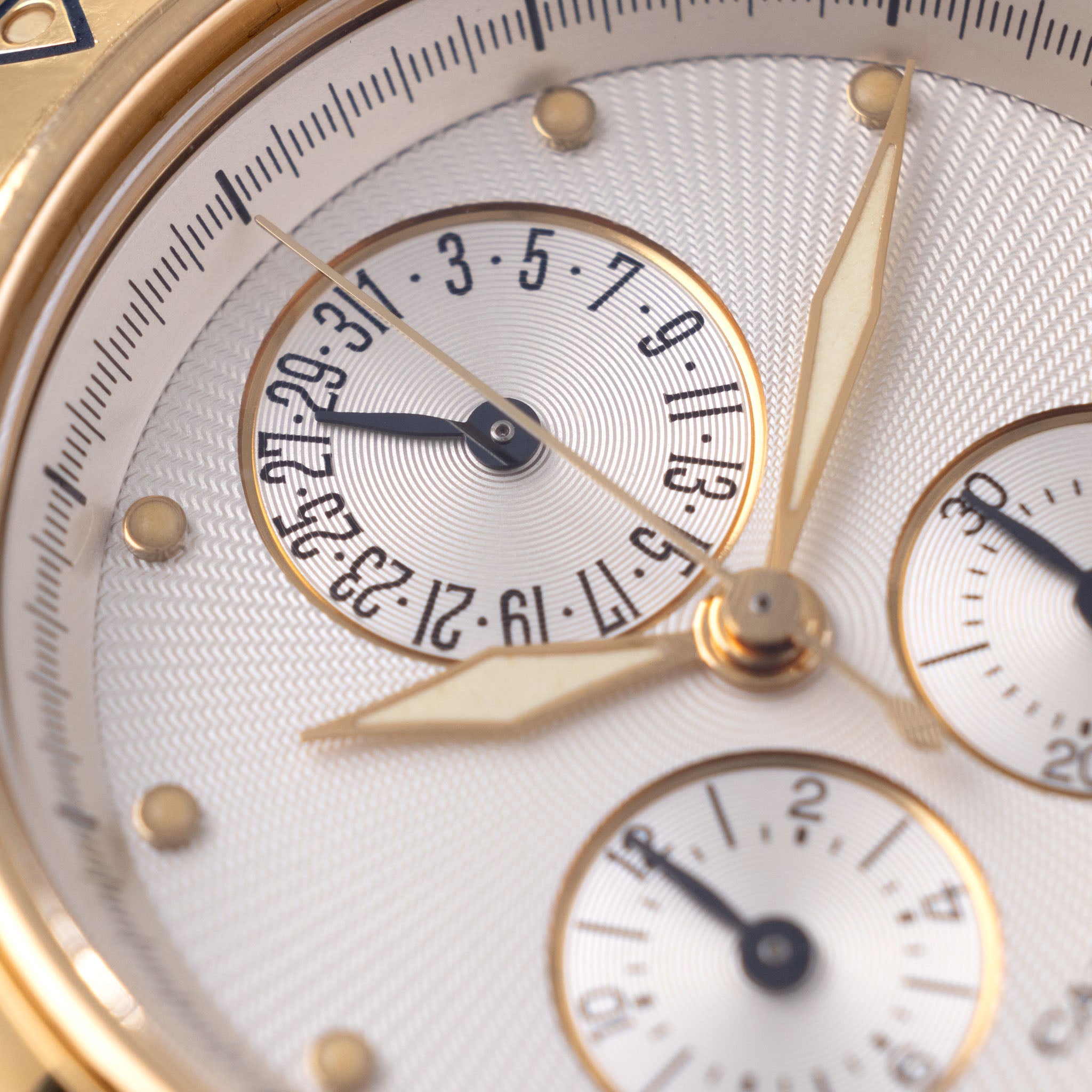 Cartier Pasha Chronograph Referenz 1353 1 18 Karat Gelbgold Box und Service Rechnung