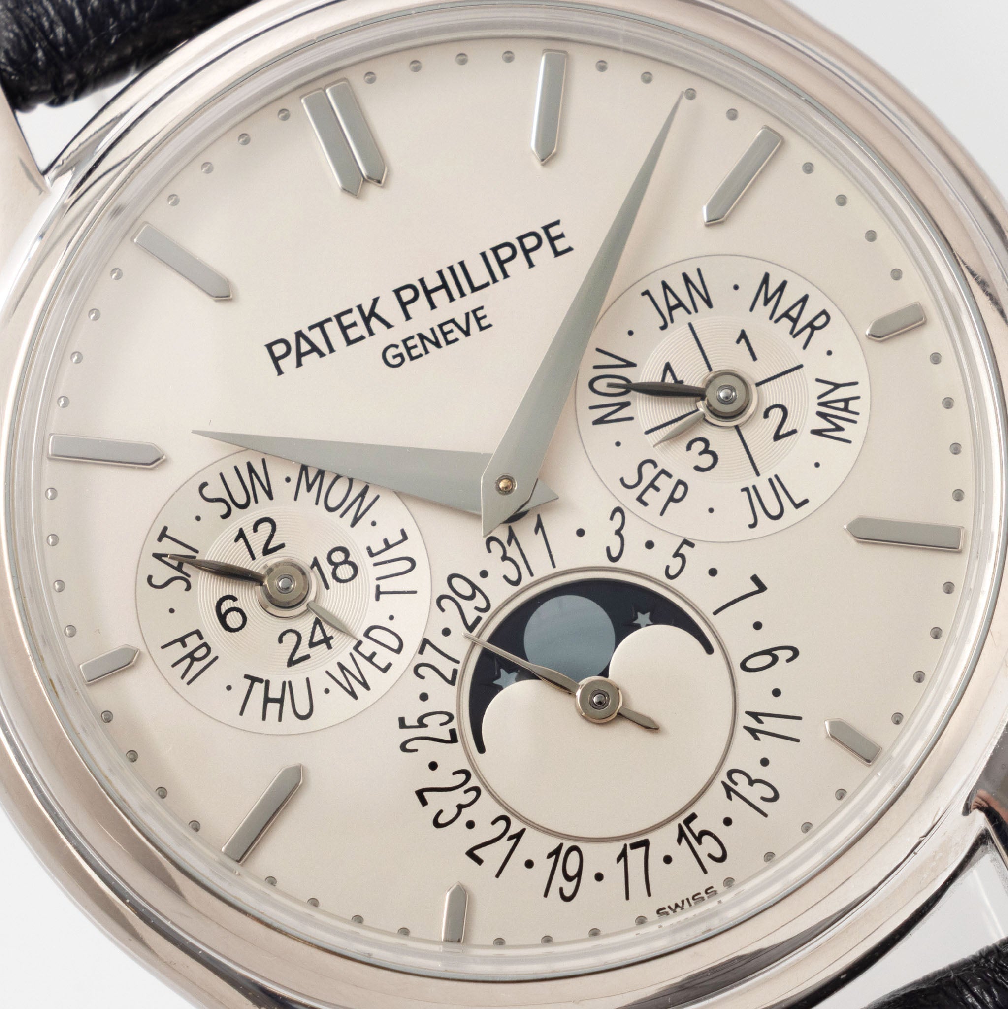 Patek Philippe Perpetual Calendar 5140G in 18k white gold