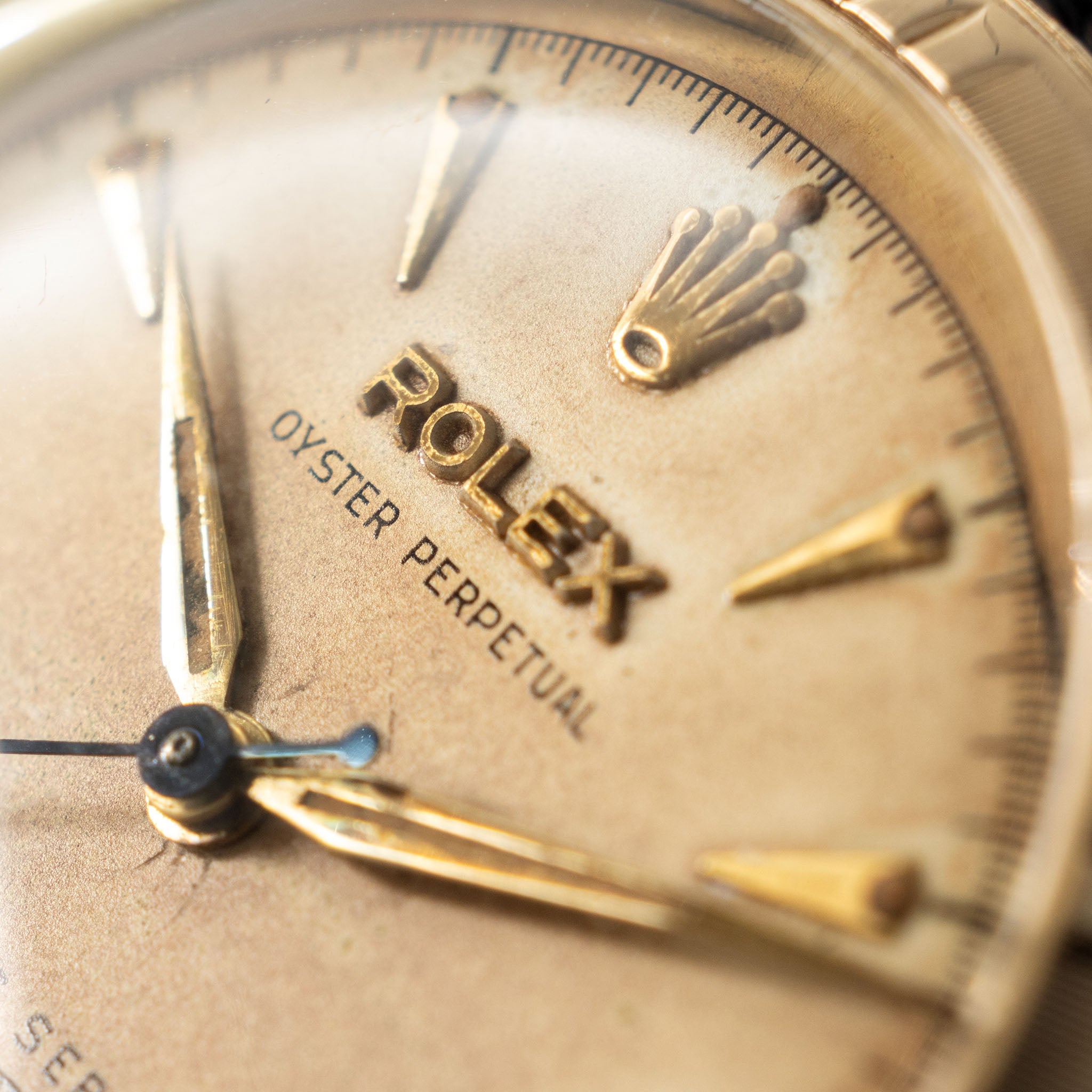 Rolex Oyster Perpetual "25 Year Coca Cola Service” Ref 6085 in 14 k Yellow Gold