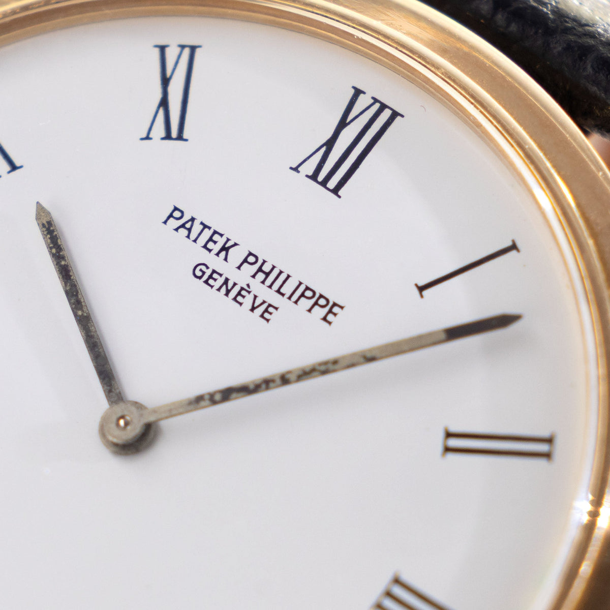 Patek Philippe Calatrava White Dial in 18 k Yellow Gold ref 3720J