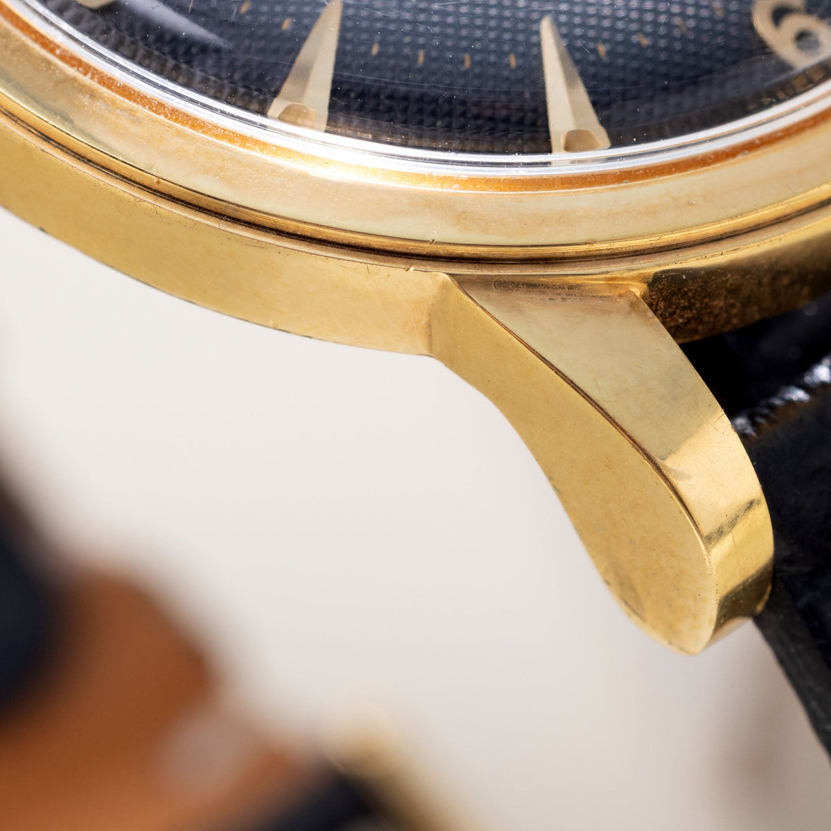 Omega Dresswatch Black Honeycomb dial ref. 2493-5 Automatic