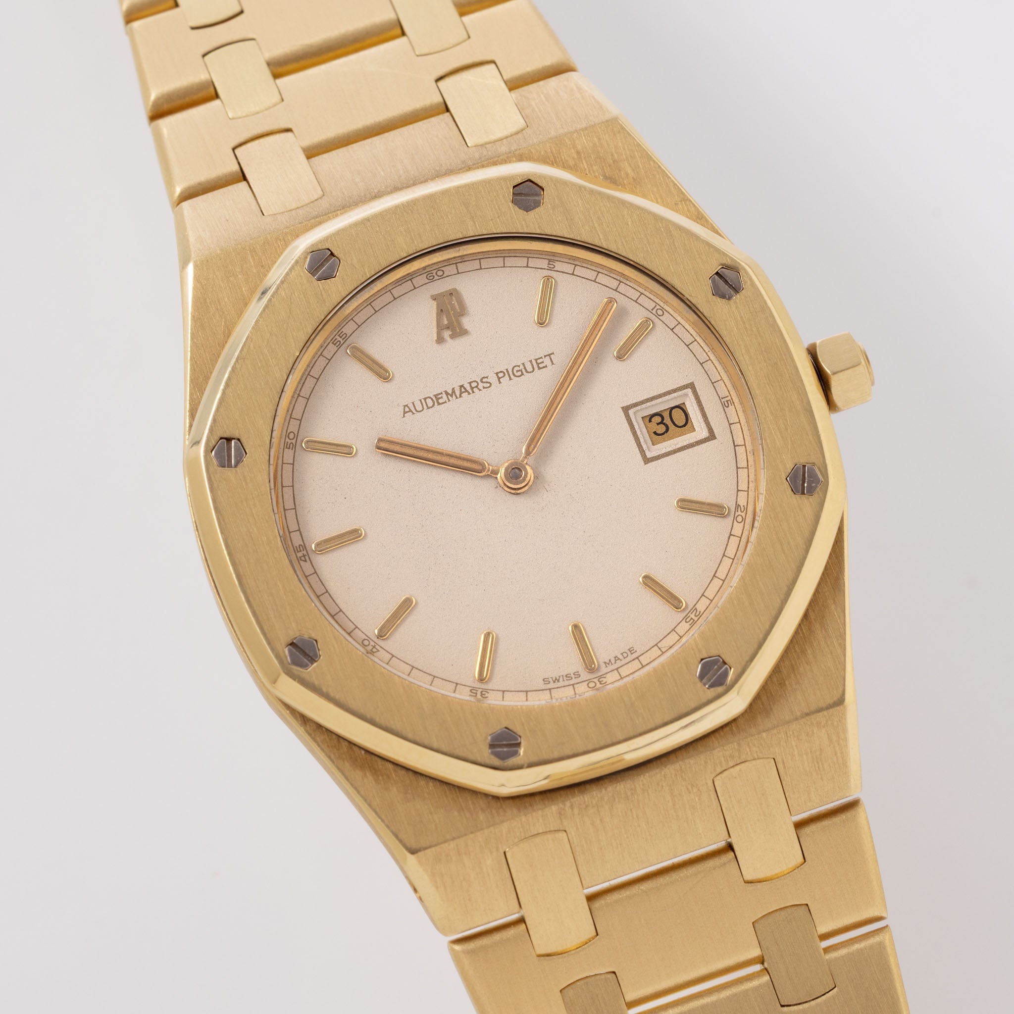 Audemars Piguet Royal-Oak Ultra Thin 56175BA in 18k Yellow Gold Cream Dial