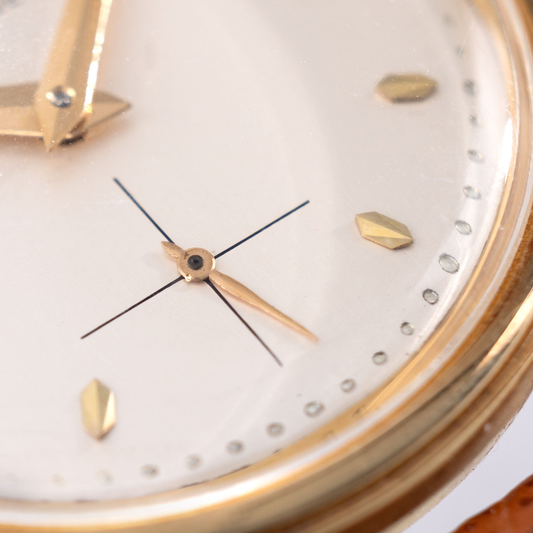 Patek Philippe Calatrava 2509J mit Auszug aus dem Archiv