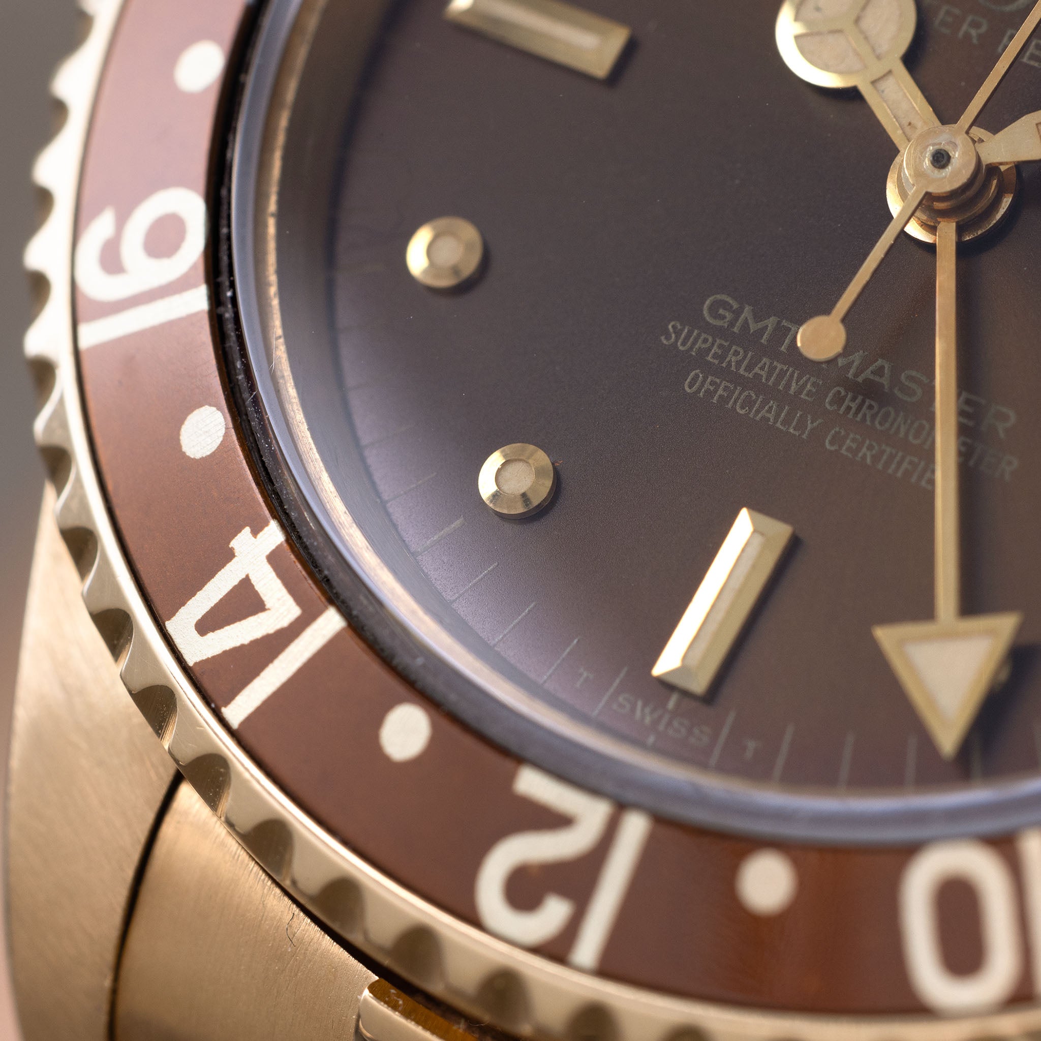 Rolex GMT-master 16758 18k Gelbgold braunes Nippel Zifferblatt mit Papiere