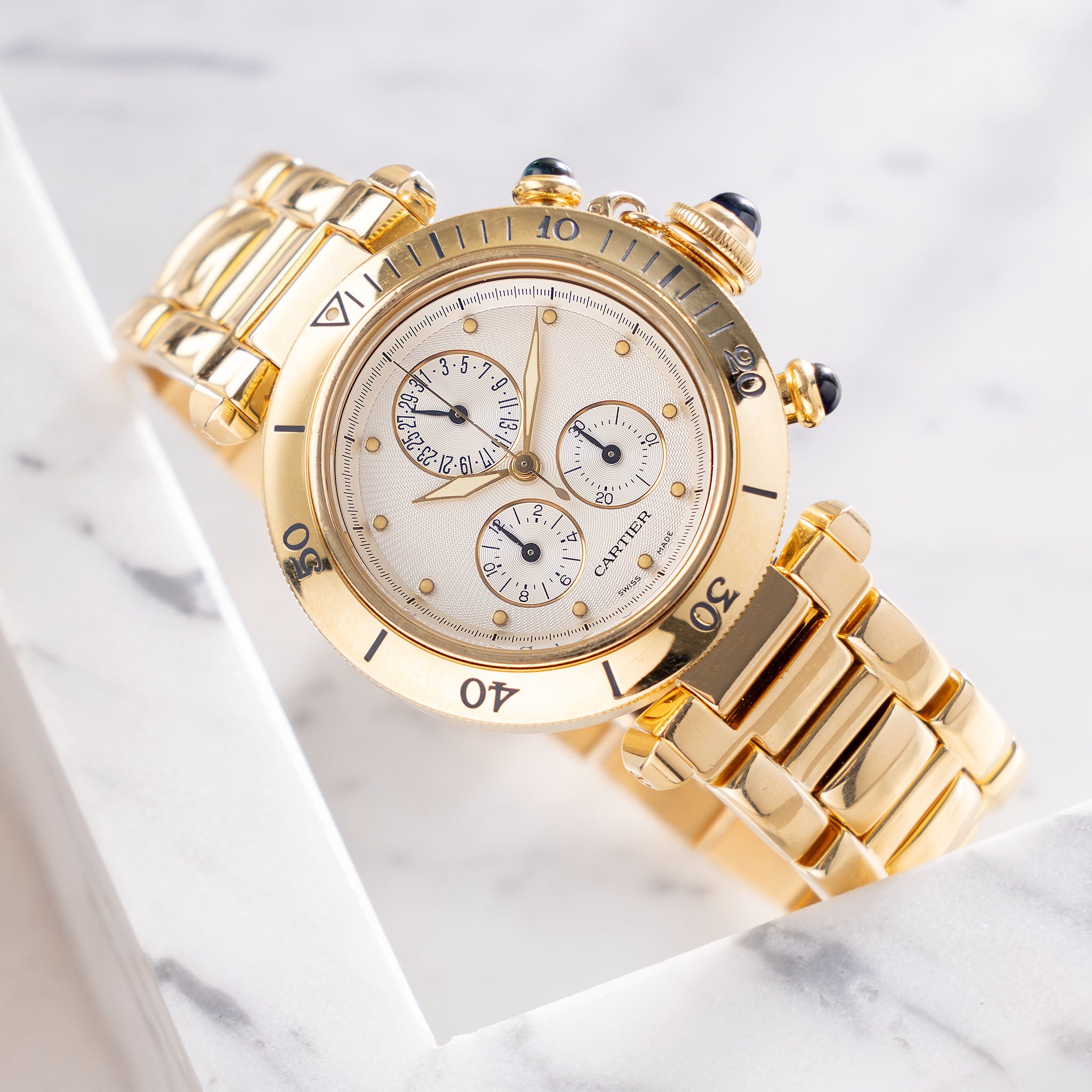 Cartier Pasha Chronograph Referenz 1353 1 18 Karat Gelbgold Box und Service Rechnung