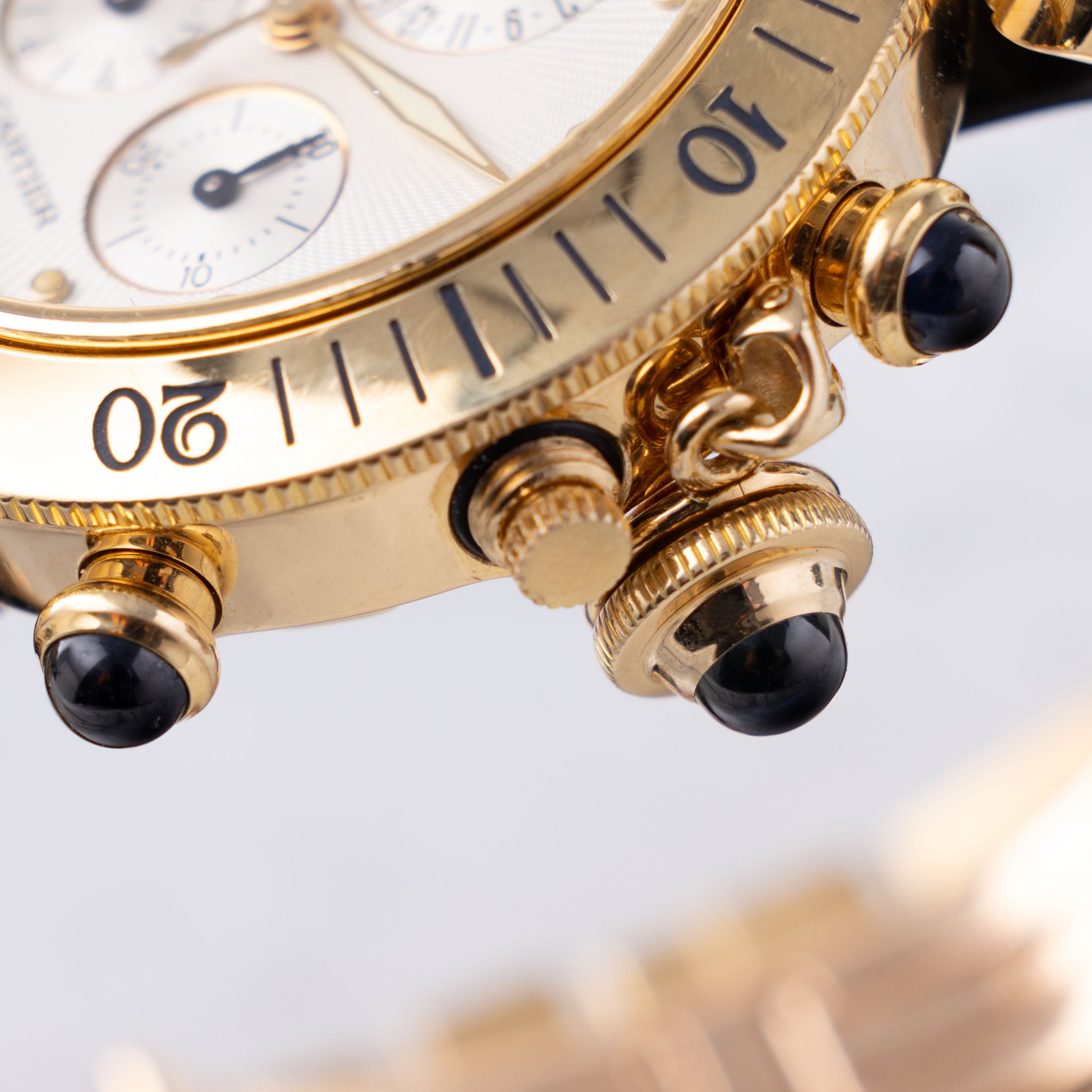 Cartier Pasha Chronograph Referenz 1353 1 18 Karat Gelbgold Box und Service Rechnung