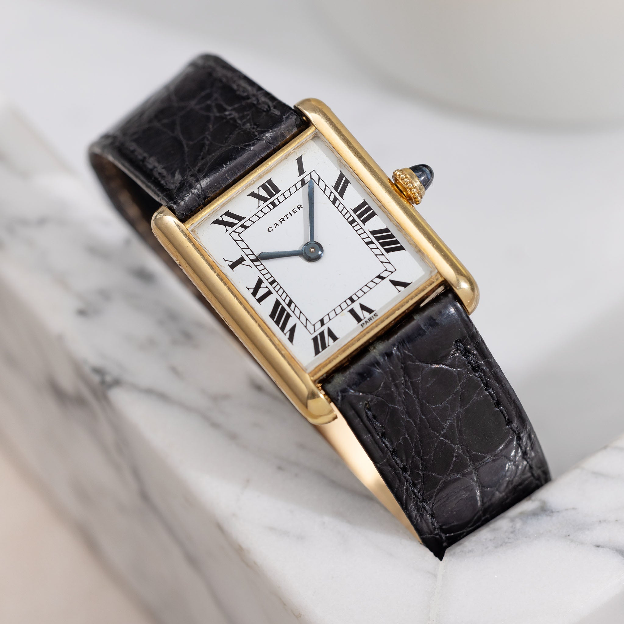 Cartier Tank Louis 18 Karat Gold "Paris Zifferblatt" mit Jaeger Uhrwerk 1960er