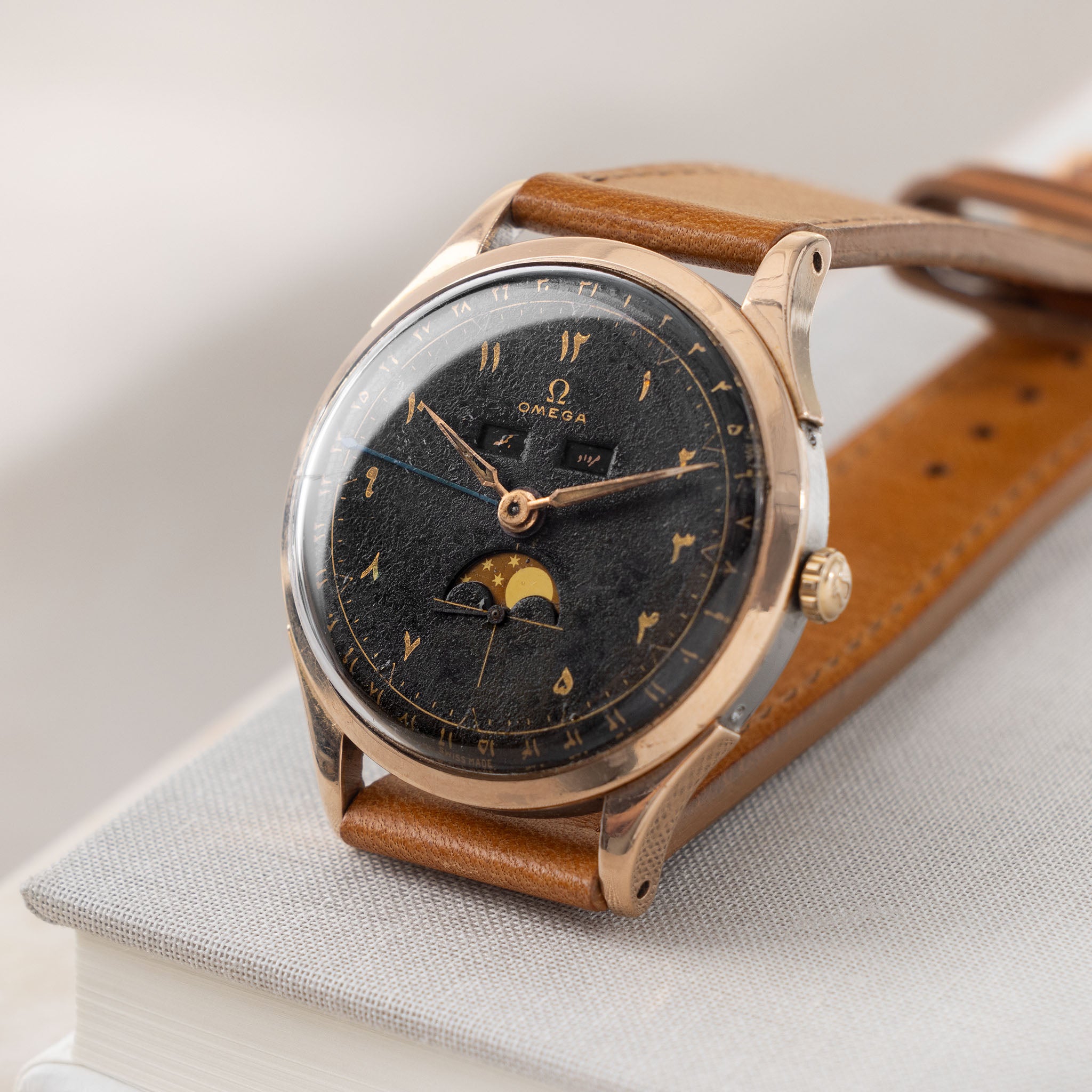 Omega Cosmic Triple Date Calendar Referenz 2606-8 mit Farsi Zifferblatt in Rotgold