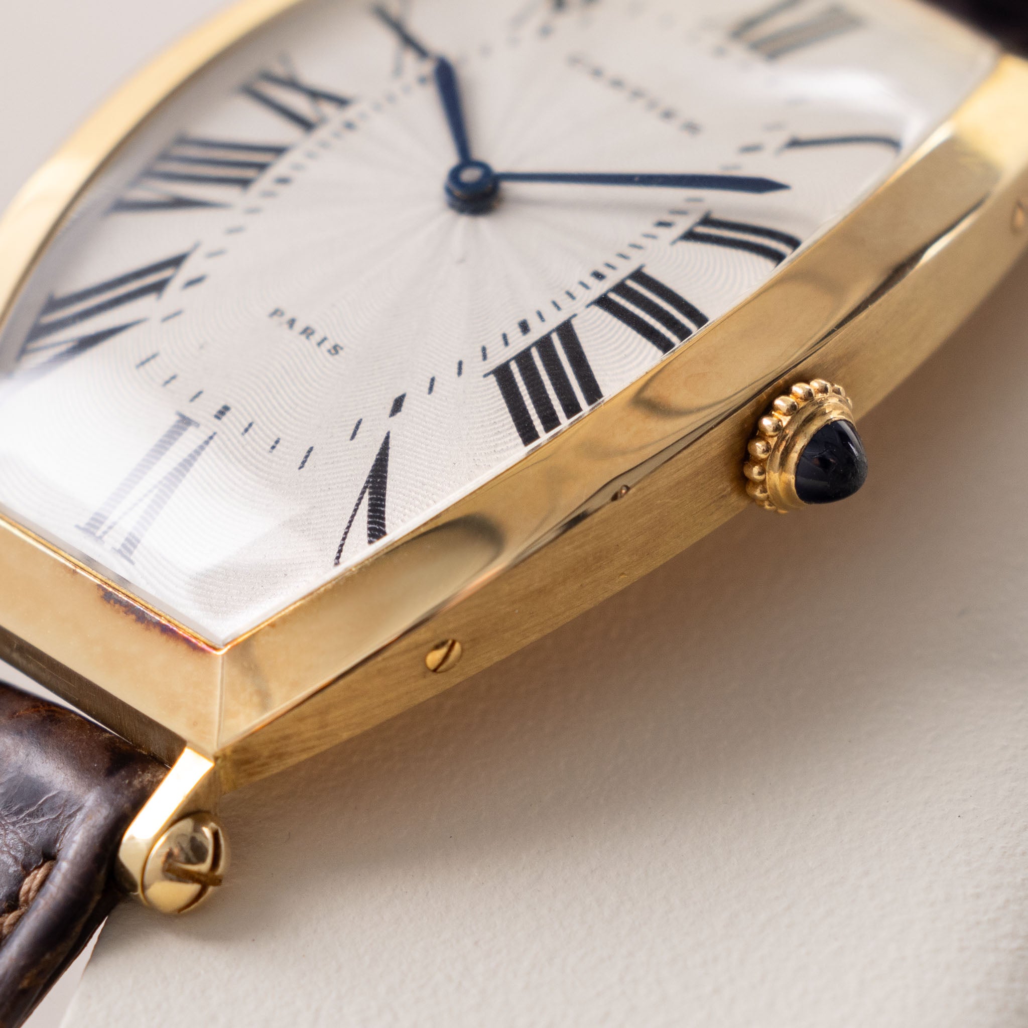 Cartier Paris Tonneau Jumbo 18 Karat Gelbgold