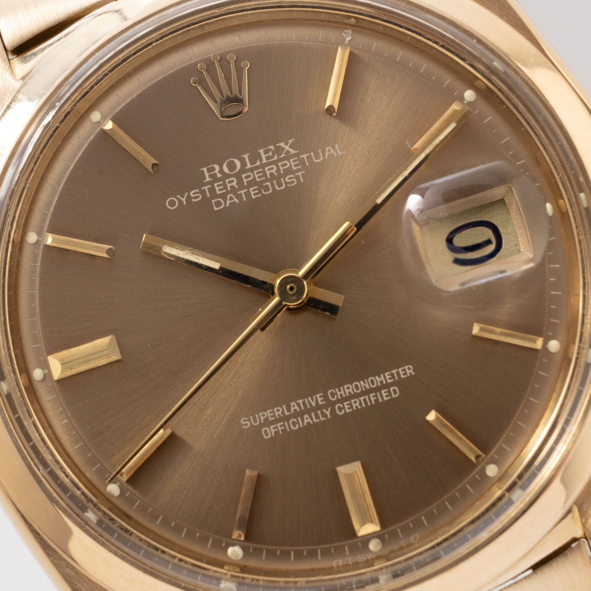 Rolex Datejust Referenz 1600/8 mit Cappuccino Zifferblatt in 18 Karat Gold