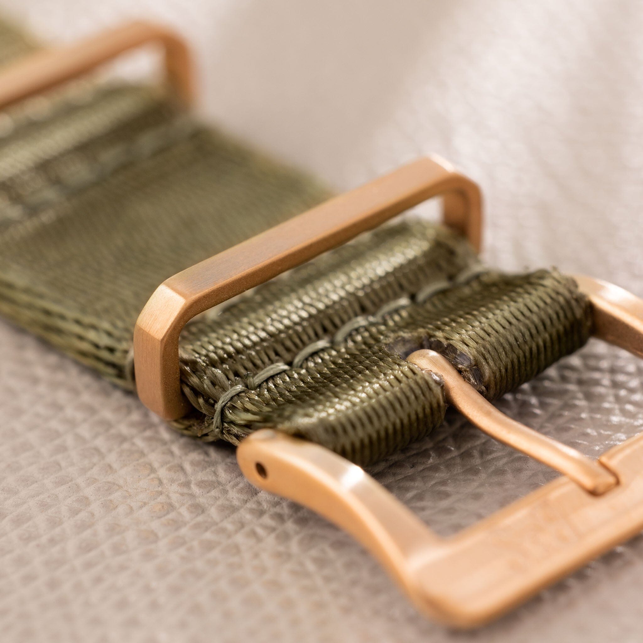 Deluxe Nylon Nato Uhrenarmband Olive Drab - Roségold Mattiert