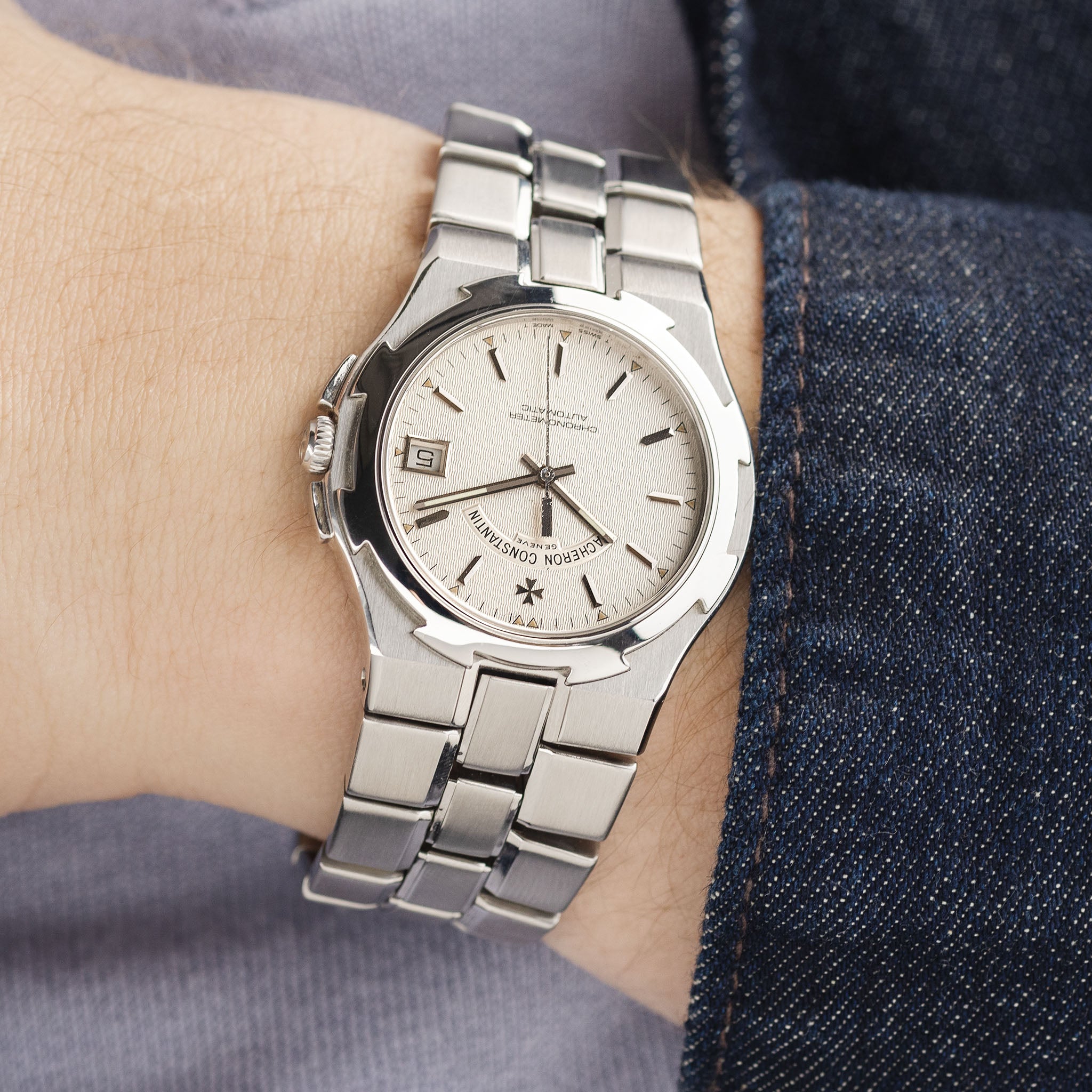 Vacheron Constantin Overseas 42042 Großes Modell in Stahl