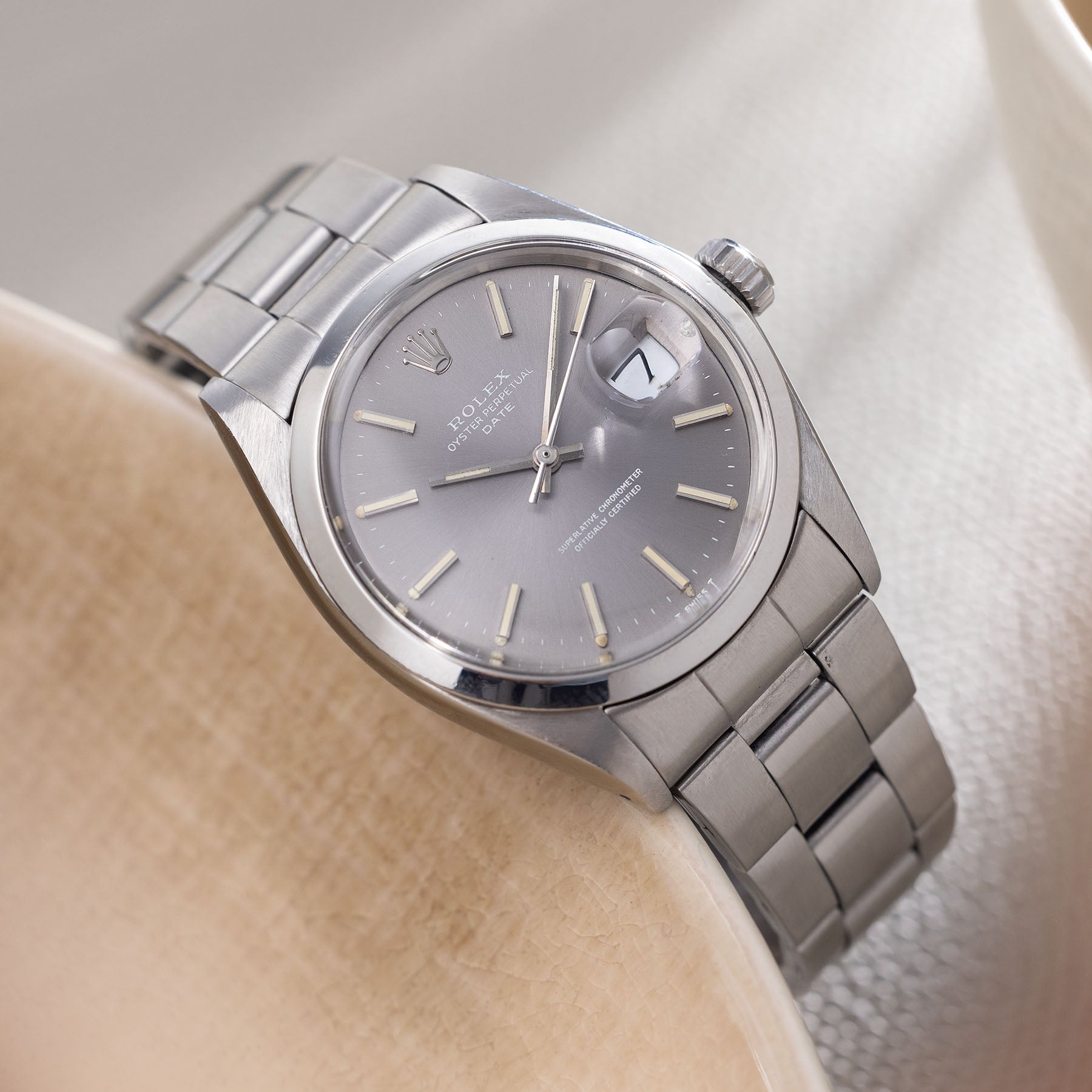 rolex oyster perpetual date 1500 graues Lavendel Zifferblatt