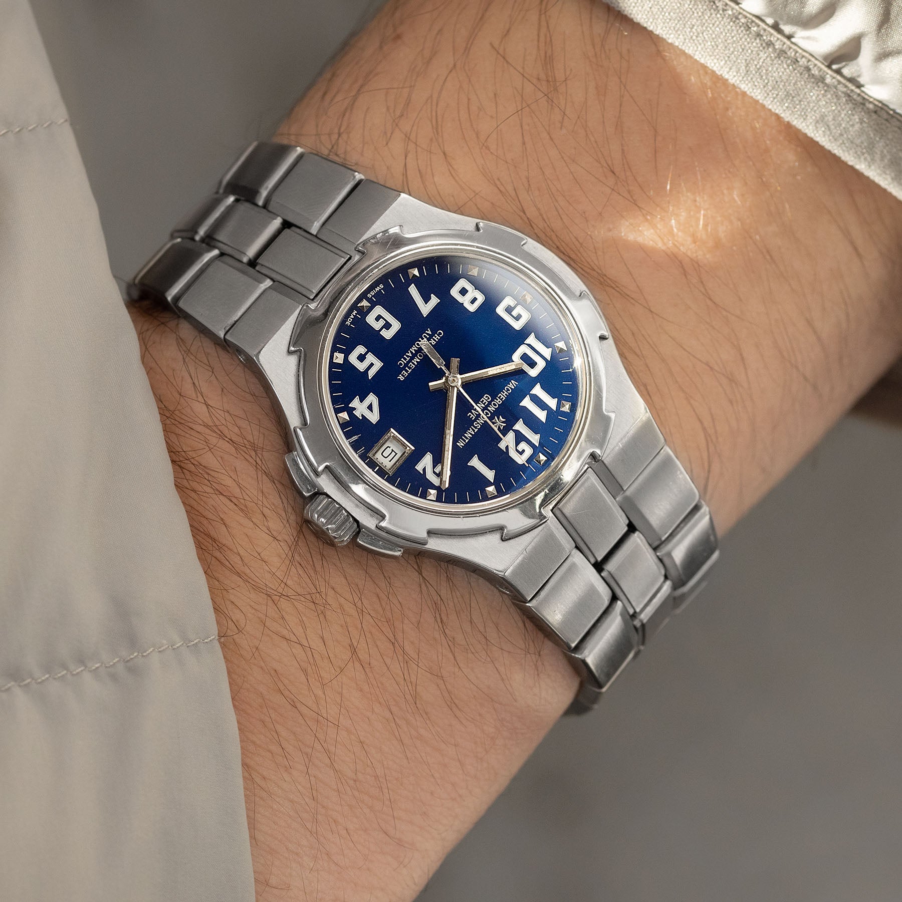 Vacheron Constantin Overseas 42042 Seltenes Military Blaues Zifferblatt