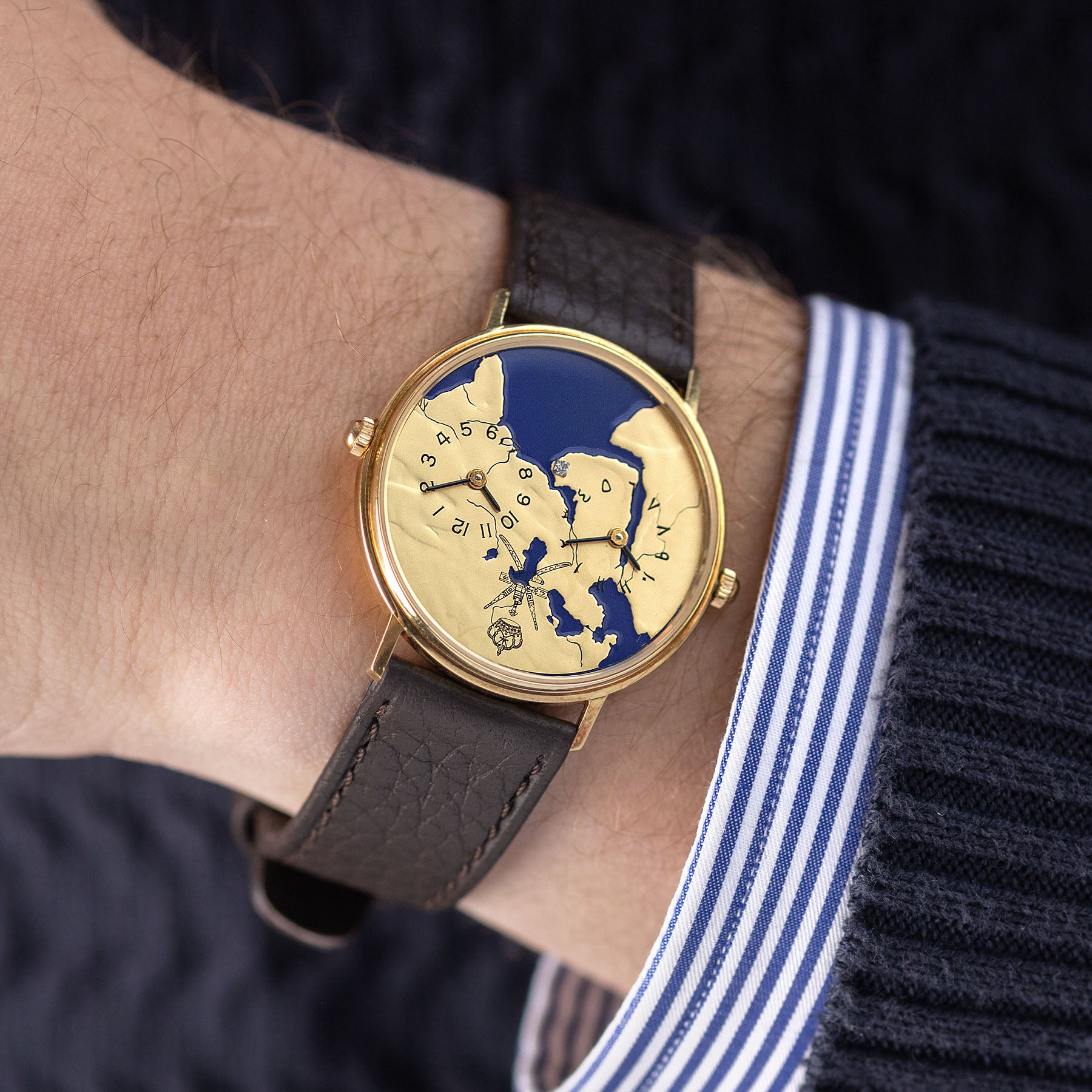 ASPREY LONDON Zwei Zeitzonen mit Emaille KHANJAR Zifferblatt