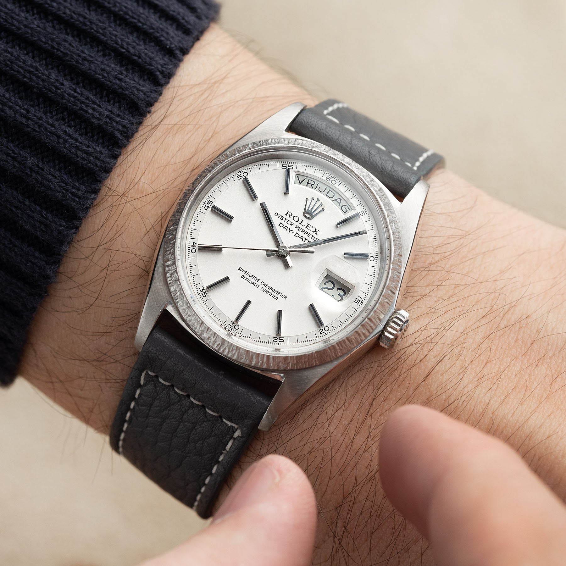 Rolex Day Date 1807 Weißgold Bark Finish mit Niederländischer Tagesscheibe