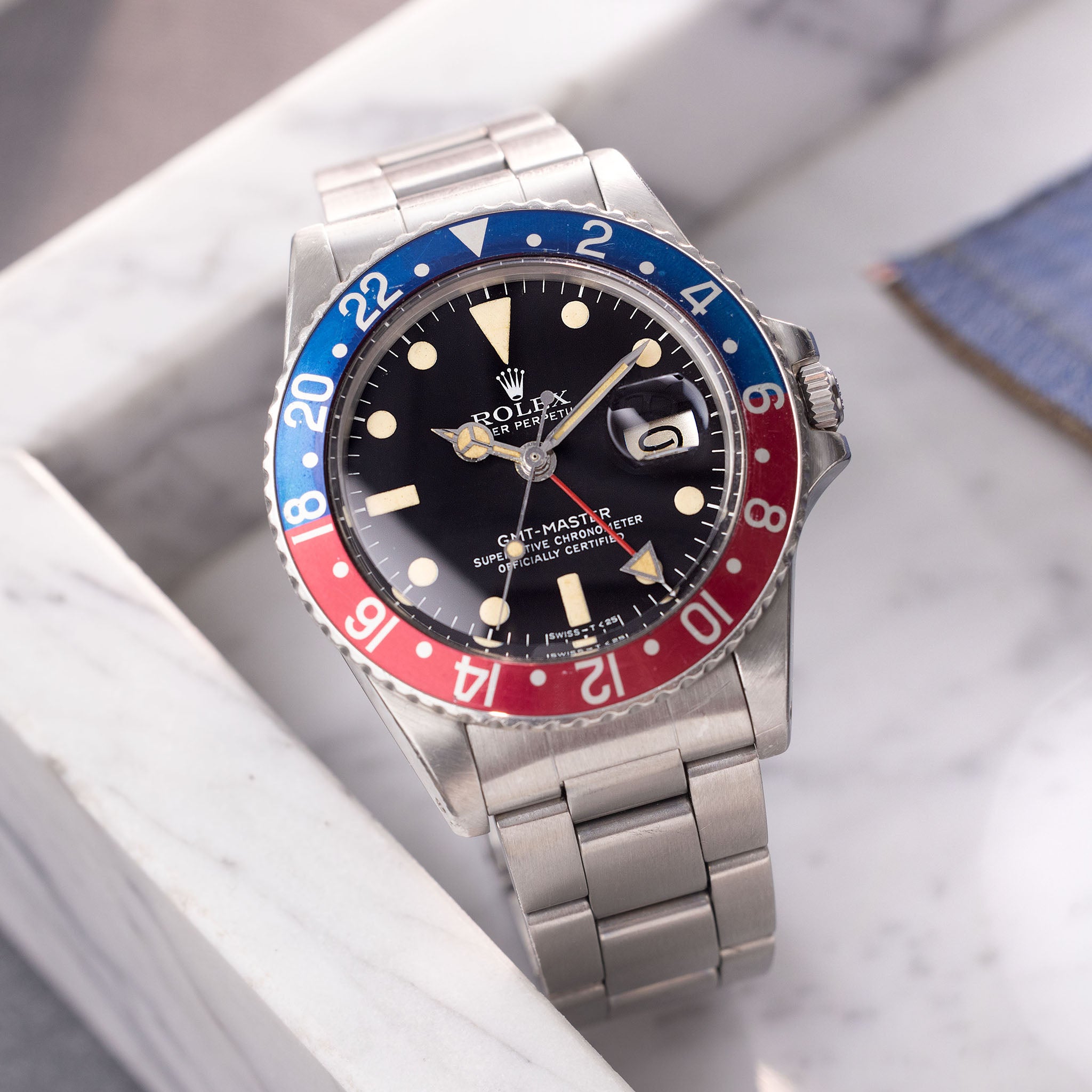 Rolex GMT-Master 1675 MK4 Box und Papiere im Kuratierten Style Set