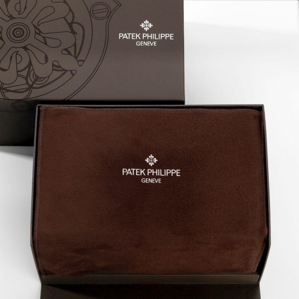 Patek Philippe Annual Calendar Regulator Reference 5235G