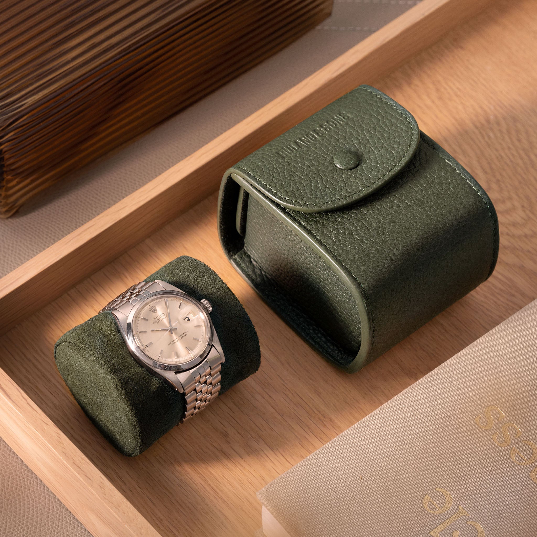 Cube Leder Uhrenbox Olive mit einer Rolex Datejust