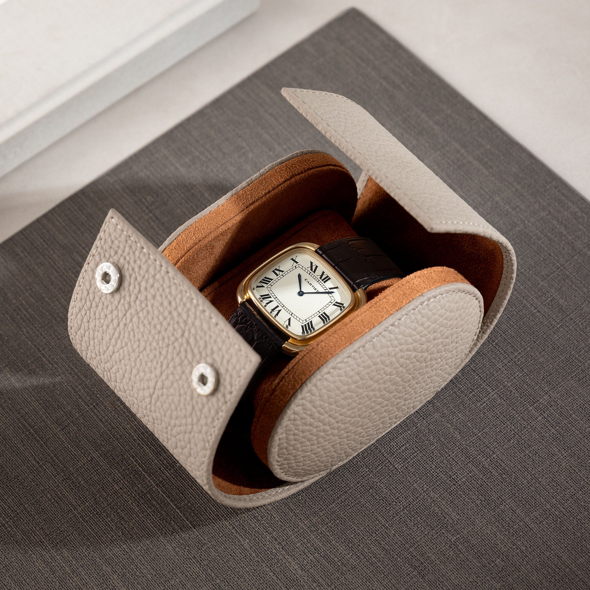 Oval Single Taupe Leather Watch Box