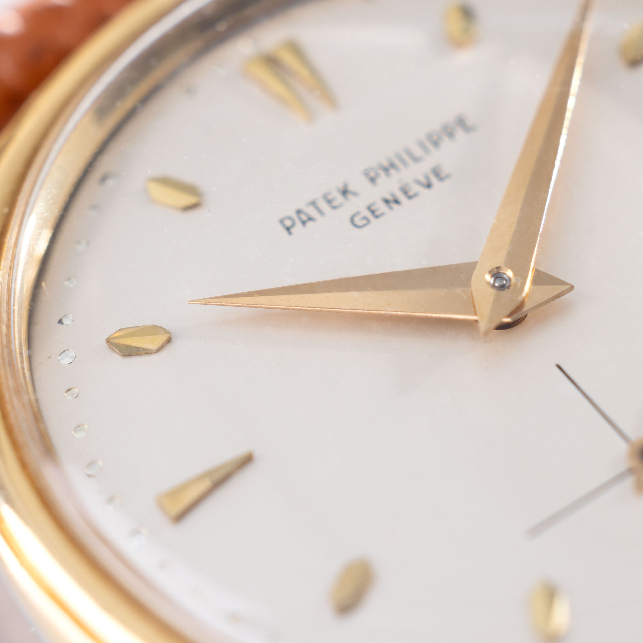 Patek Philippe Calatrava 2509J mit Auszug aus dem Archiv