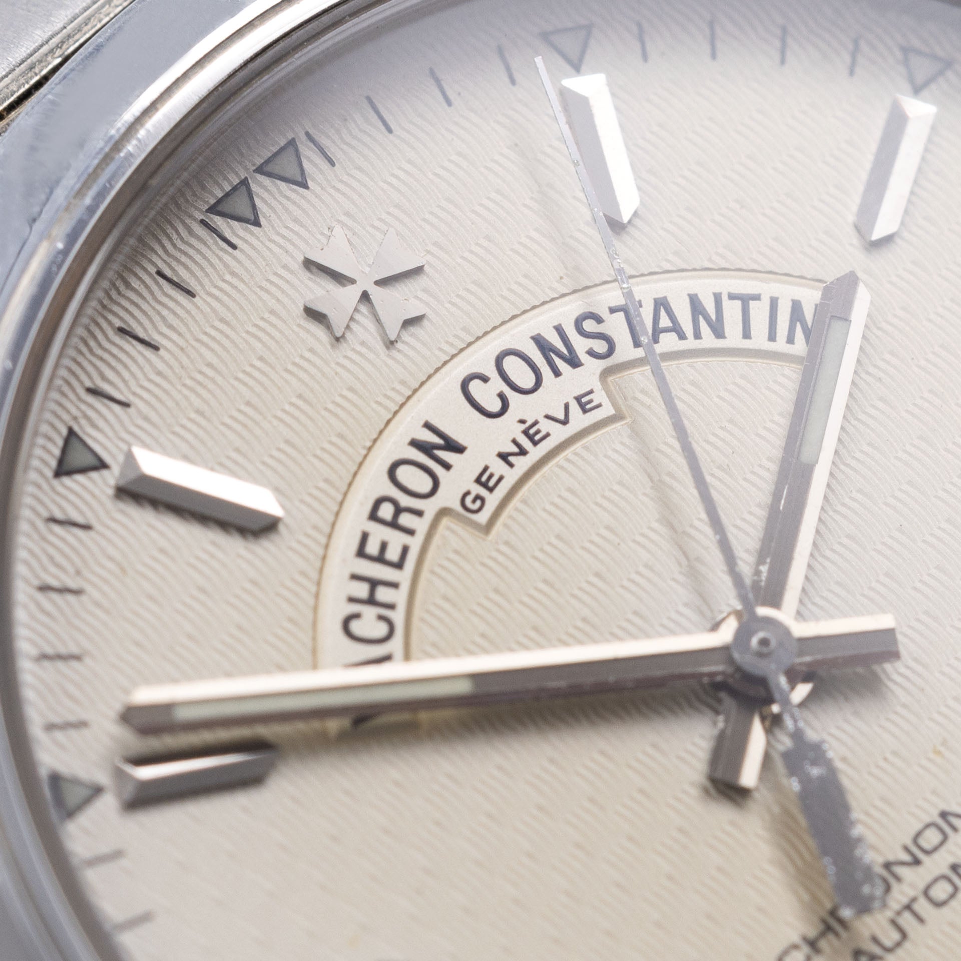 Vacheron Constantin Overseas 42042 Großes Modell in Stahl