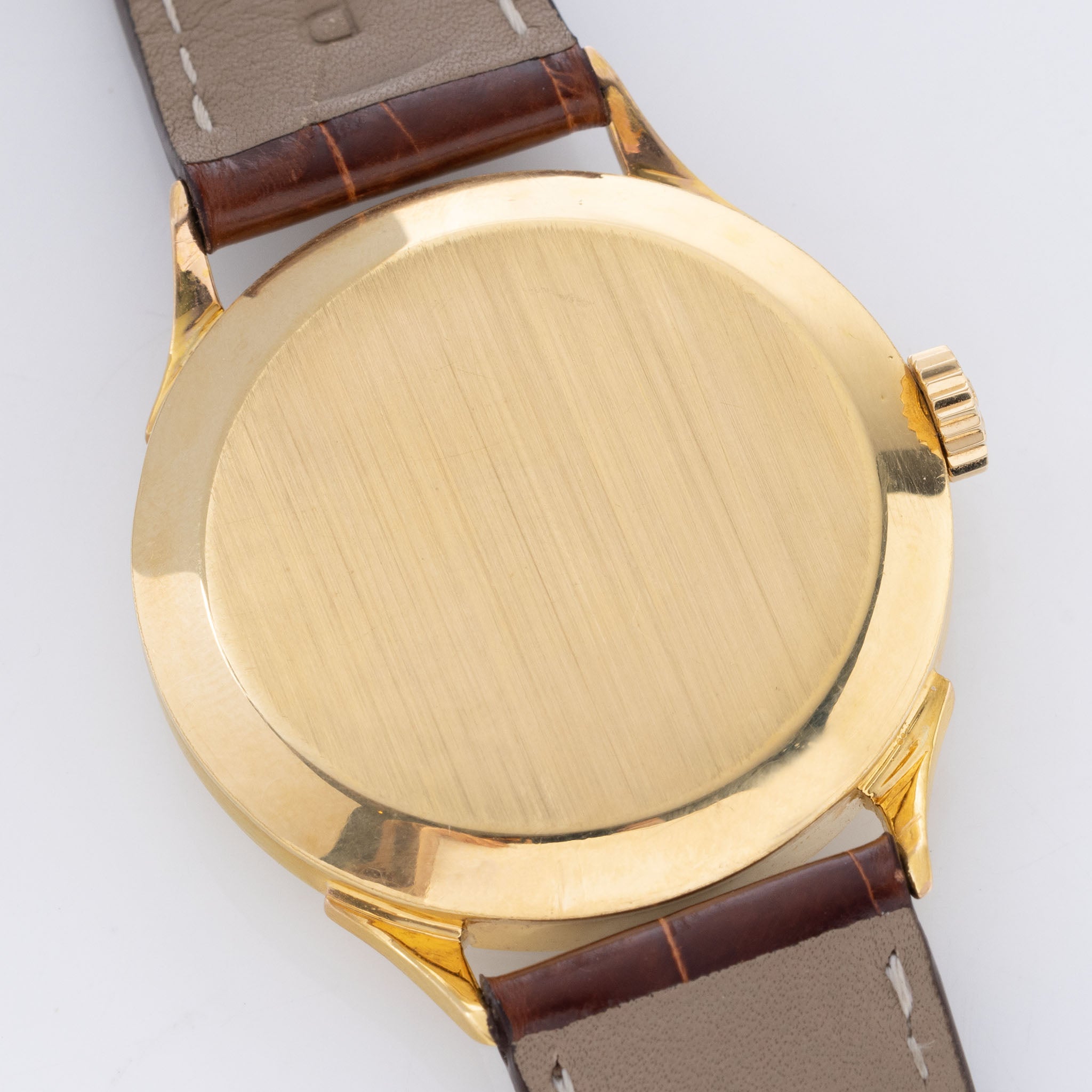 Patek Philippe Calatrava 1589 yellow gold with extract of the archives