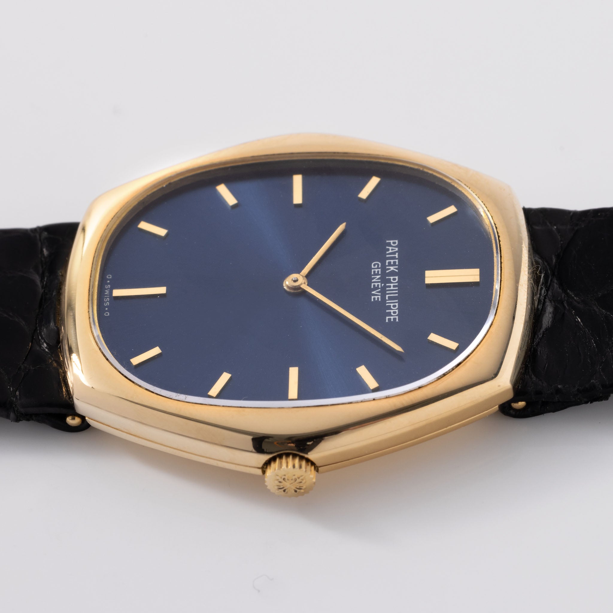 Patek Philippe Ellipse 3858 18 Karat Gelbgold, blaues Zifferblatt