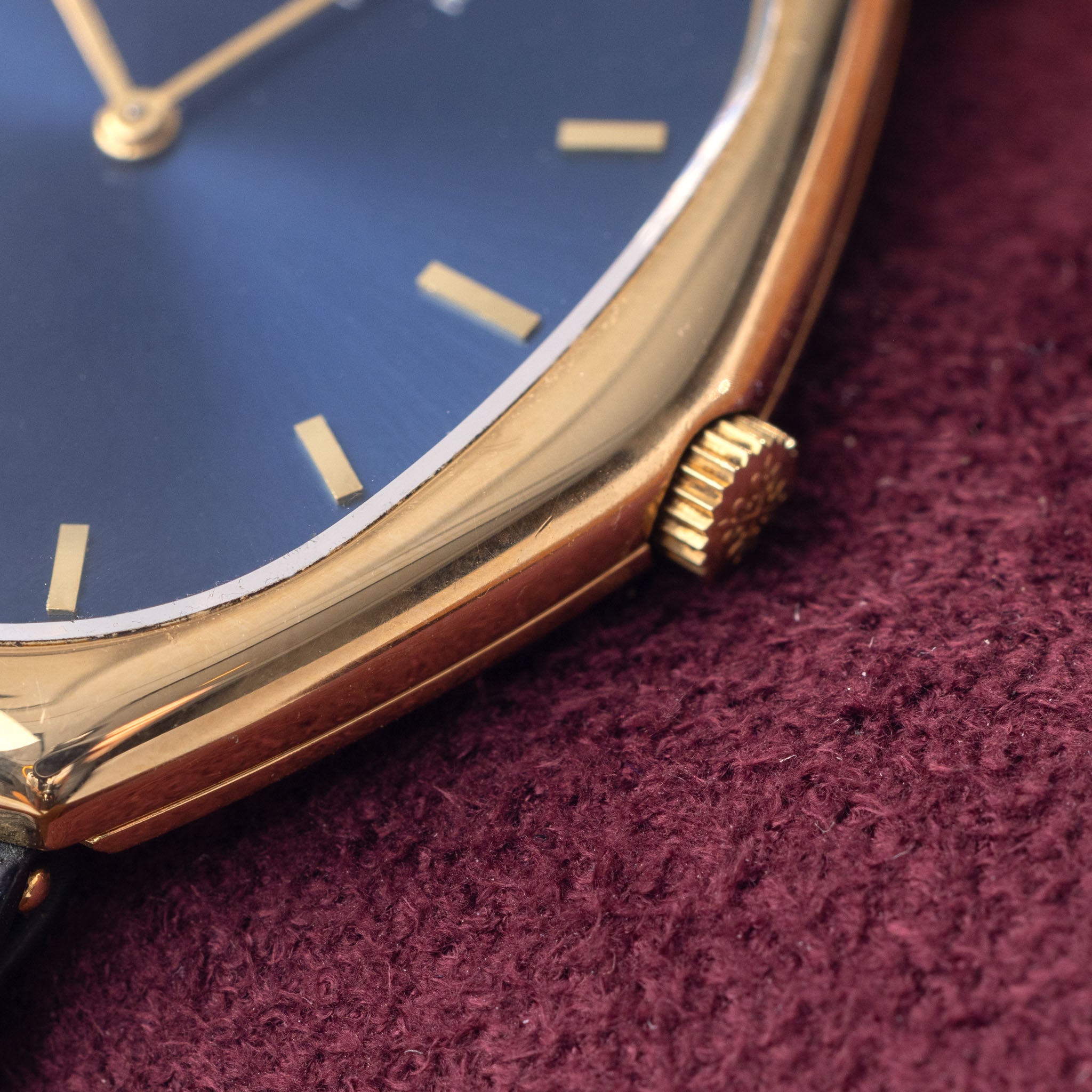 Patek Philippe Ellipse 3858 18 Karat Gelbgold, blaues Zifferblatt