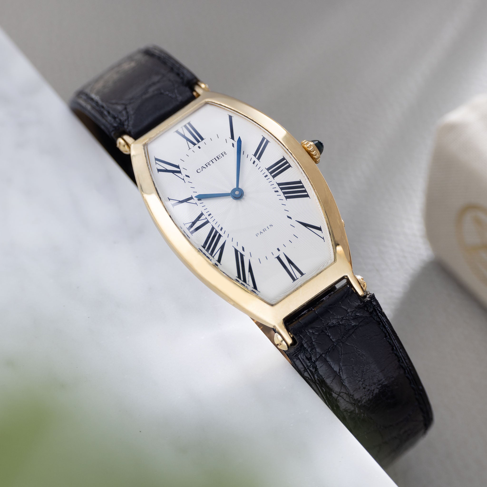 Cartier Tonneau Paris 18k Gelbgold