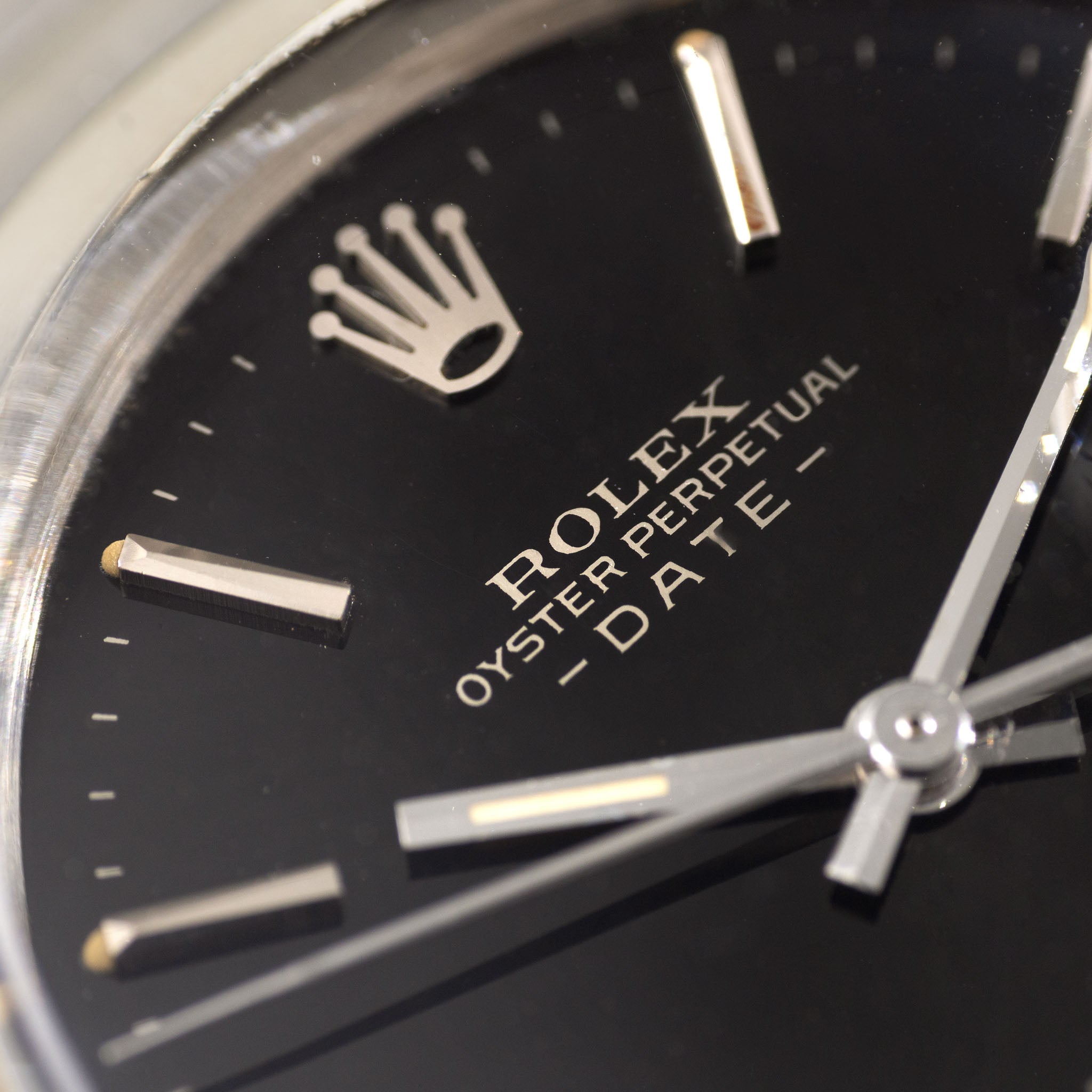 Rolex Oyster Perpetual Date Schwarzes Zifferblatt mit silbernem Aufdruck "Upside Down" Referenz 1500