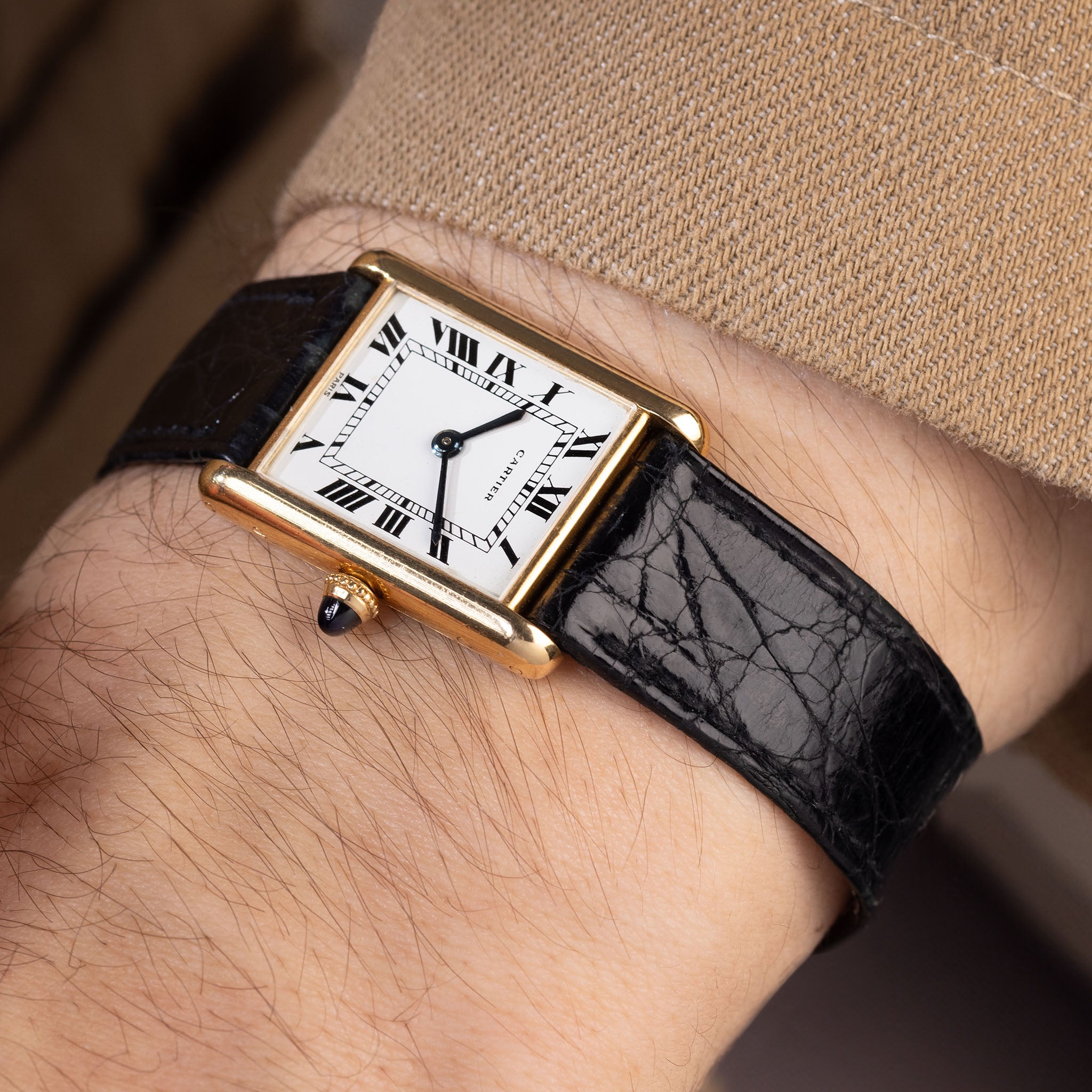 Cartier Tank Louis 18 Karat Gold "Paris Zifferblatt" mit Jaeger Uhrwerk 1960er