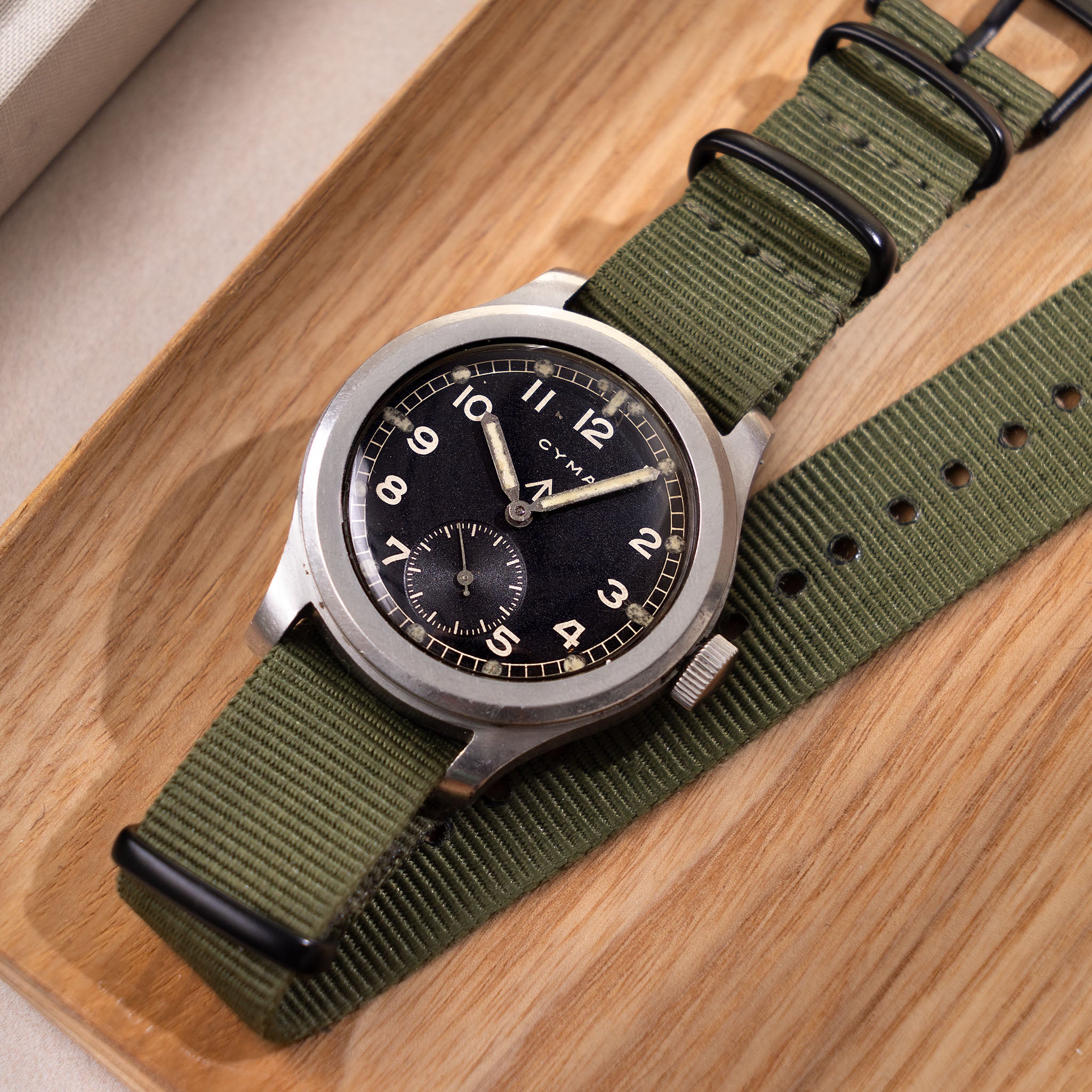 Cyma Dirty Dozen Militär Uhr