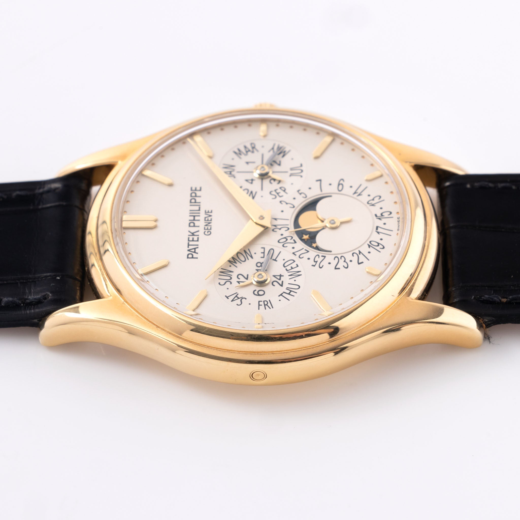 Patek Philippe Perpetual Calendar ref. 5140J with extract of the archives