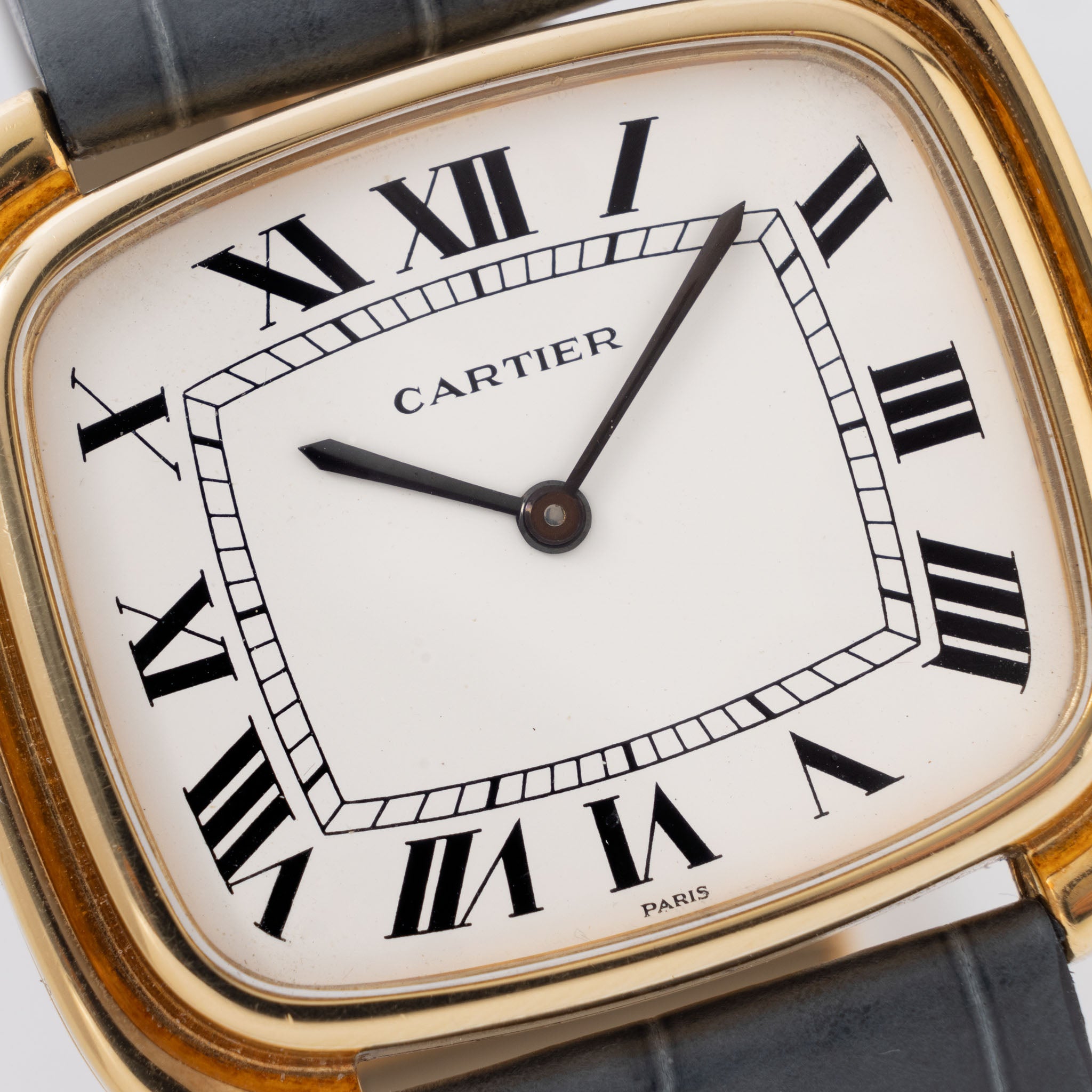 Cartier Gondole Jumbo Paris Dial in 18K Yellow Gold Ref. 9705