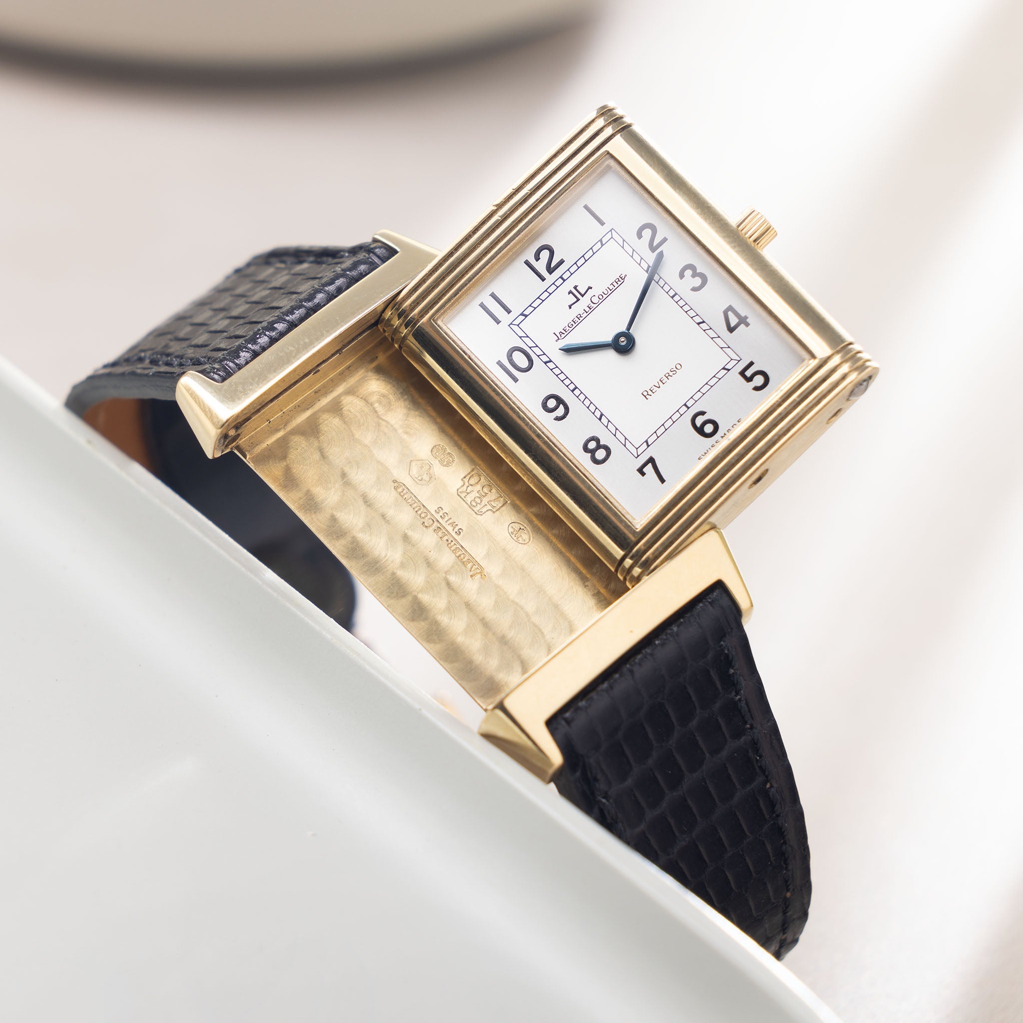 Jaeger-LeCoultre Reverso Classique in 18k Yellow Gold Ref. 250.1.86