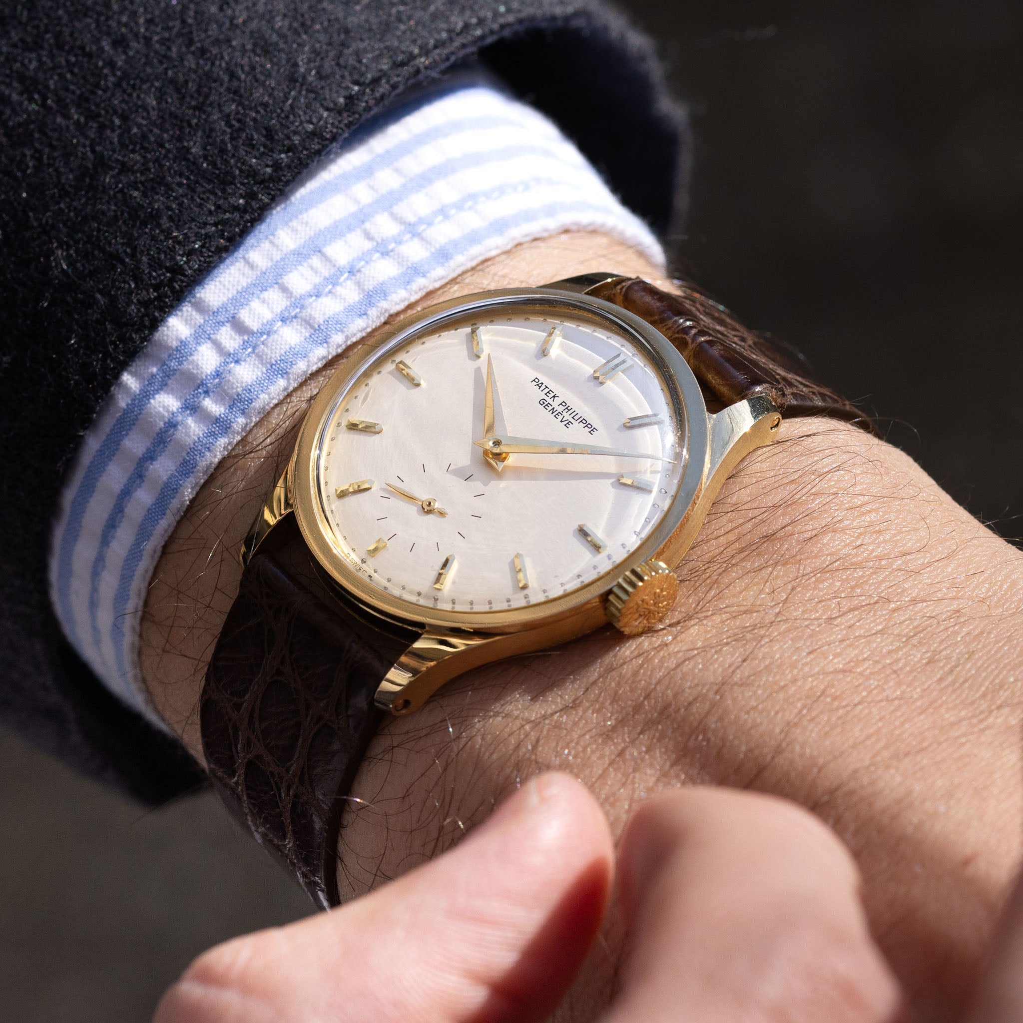 Patek Philippe Calatrava in 18k Yellow Gold Ref. 570J Silver Dial with Extract of the Archives