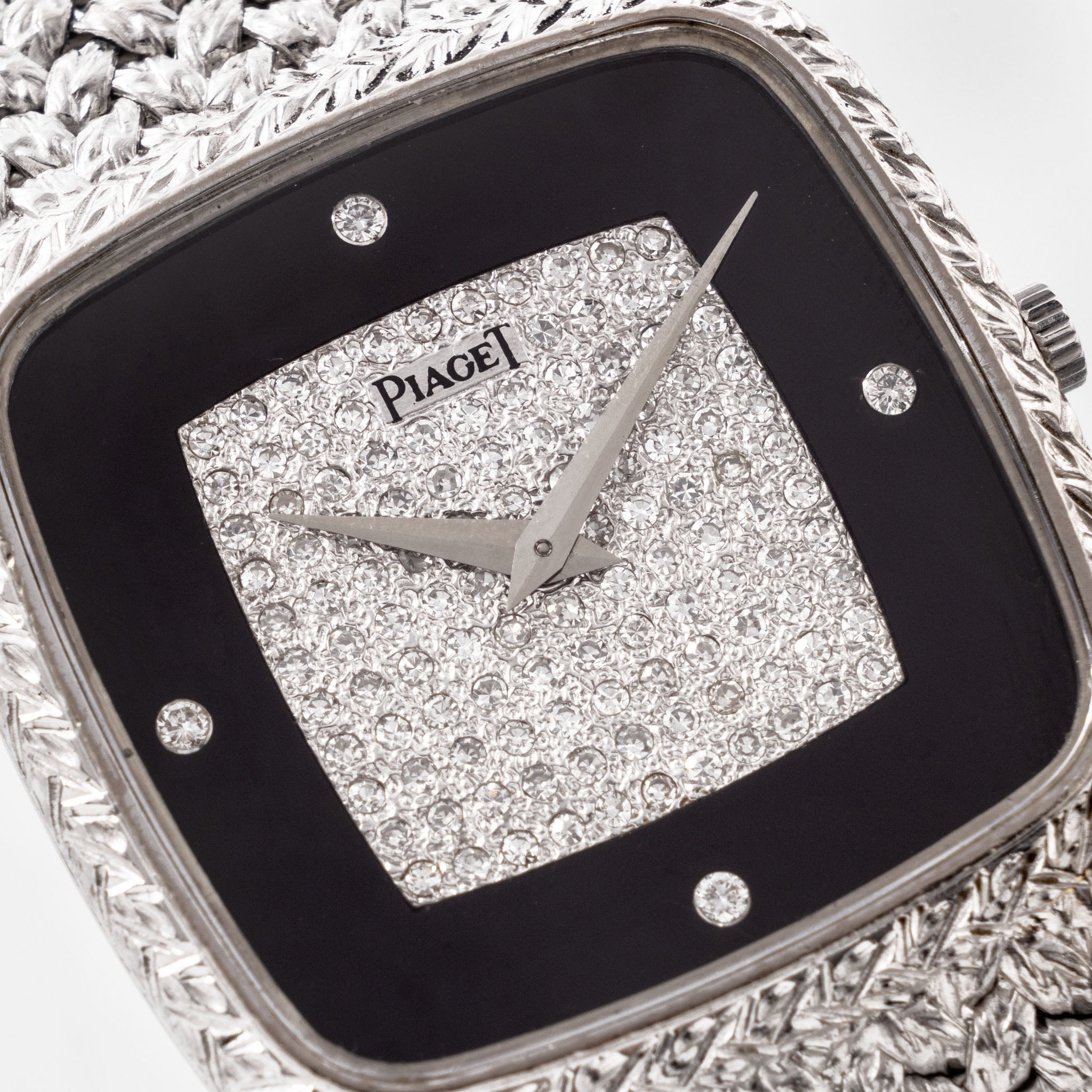 Piaget Tradition "Onyx Pavé 4-Diamond Dial" in 18K White Gold Ref. 9771 D2