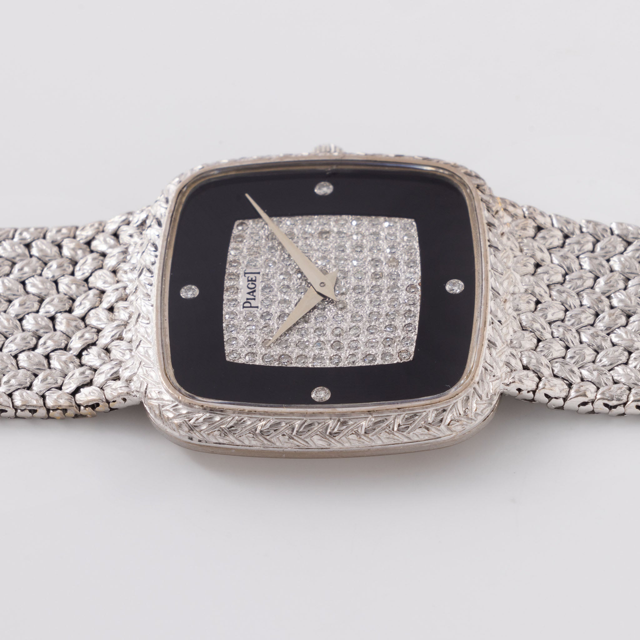 Piaget Tradition "Onyx Pavé 4-Diamond Dial" in 18K White Gold Ref. 9771 D2