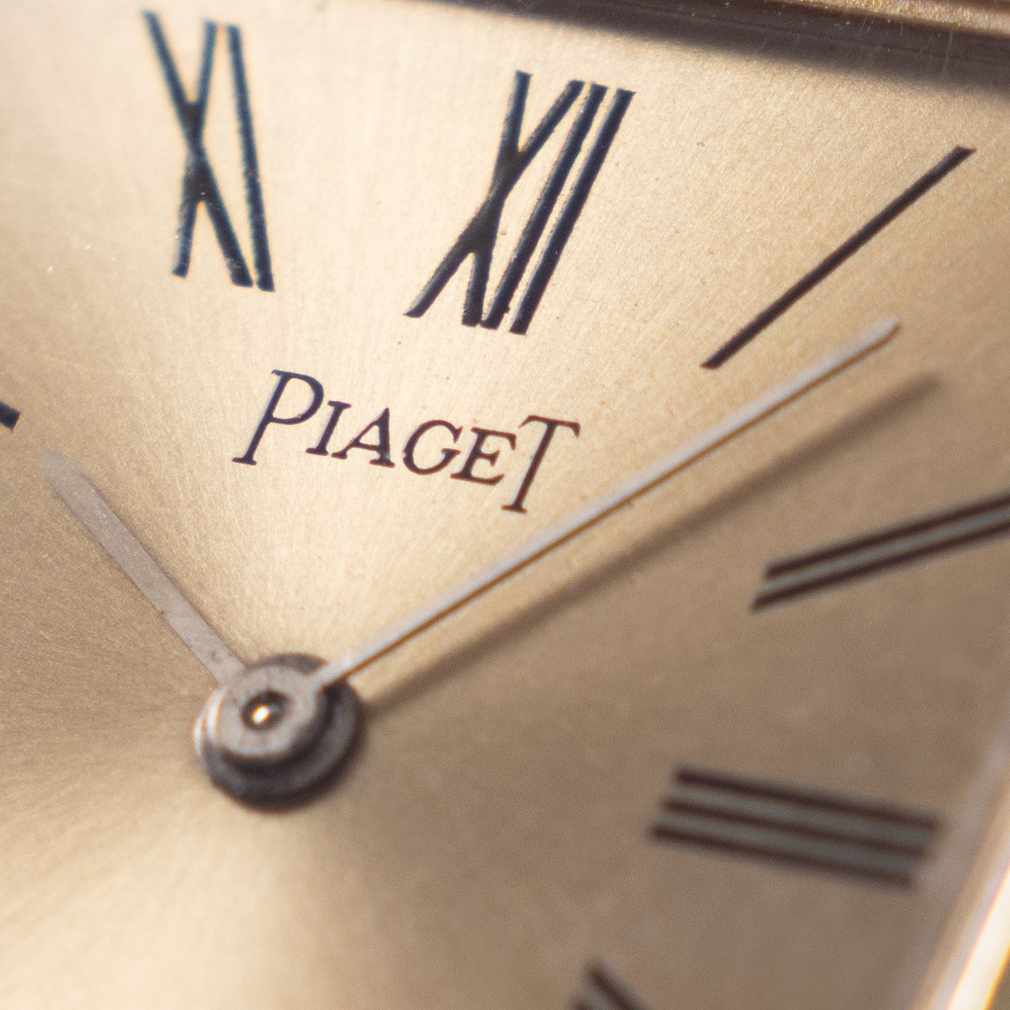 Piaget Tank Dress-watch in 18k Yellow Gold ref. 90802