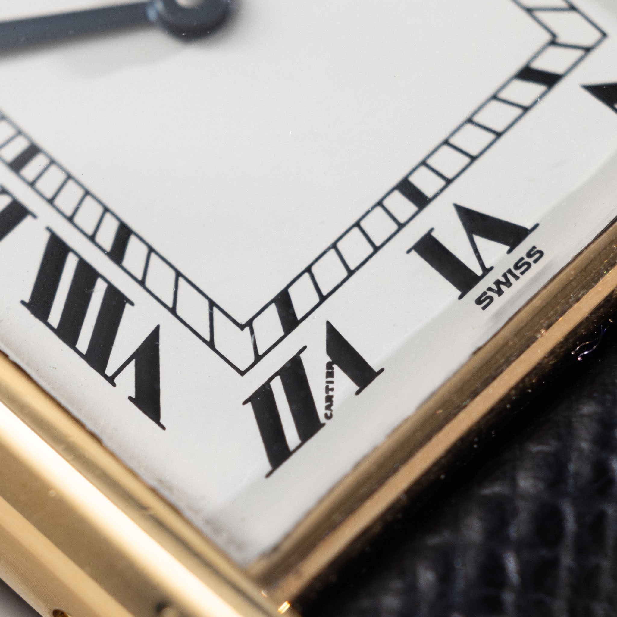 Cartier Tank Louis medium size ref 88105 in 18 k yellow gold